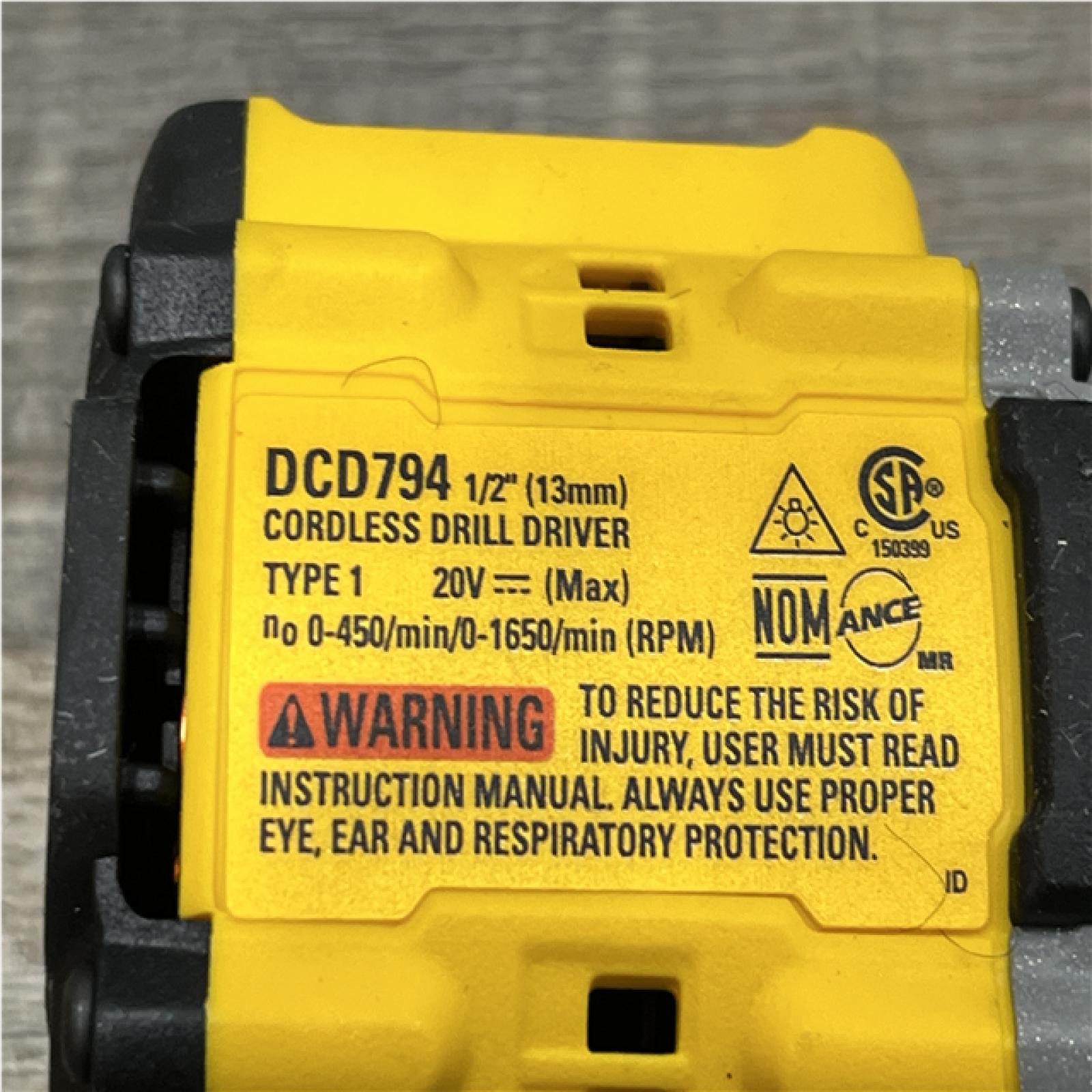 AS-IS DEWALT ATOMIC 20-Volt MAX Lithium-Ion Cordless Combo Kit
