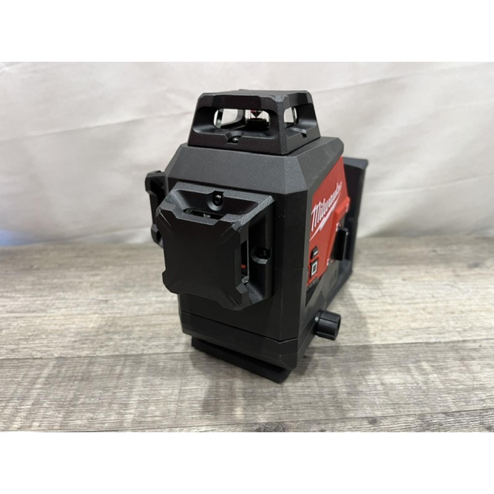 AS-IS Milwaukee 12-Volt Lithium-Ion Cordless Green 250 ft. 3-Plane Laser Level Kit