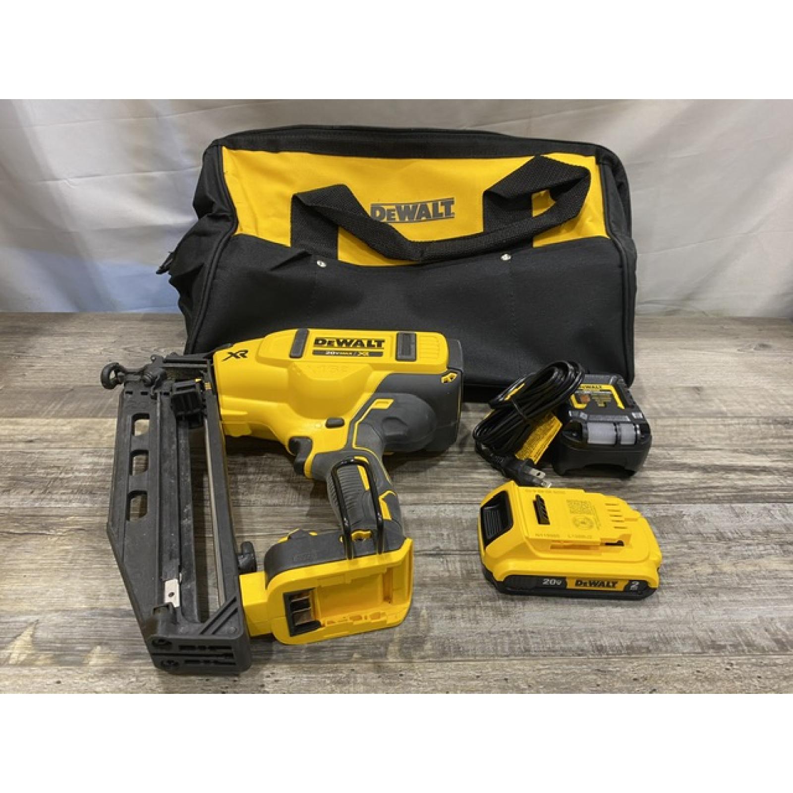 AS-IS DEWALT 20V MAX XR 16-Gauge Electric Cordless Angled Finishing Nailer Kit