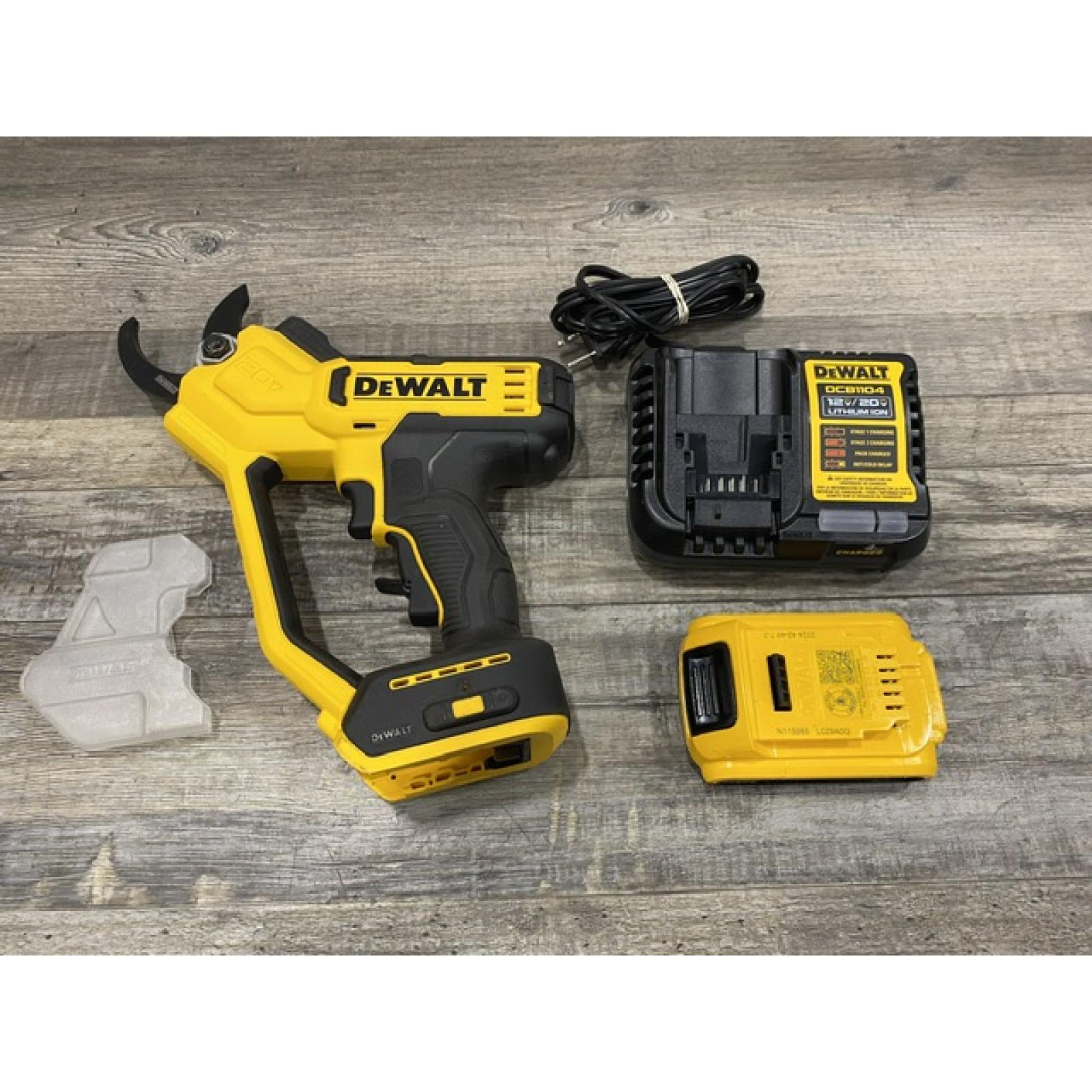 AS-IS DEWALT 20V MAX Cordless Battery Powered Pruner Kit