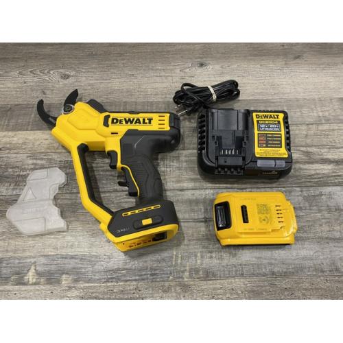 AS-IS DEWALT 20V MAX Cordless Battery Powered Pruner Kit