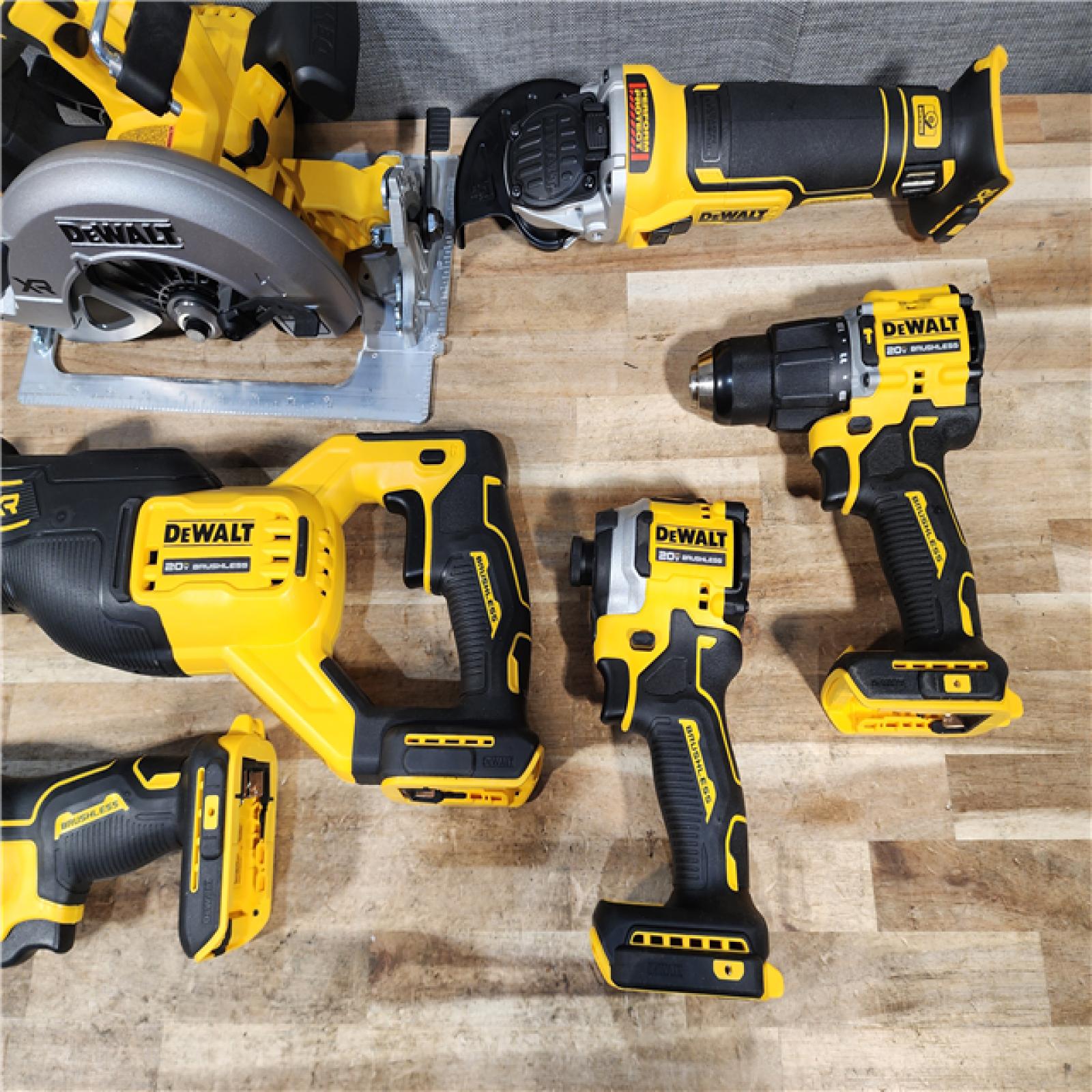 HOUSTON LOCATION - AS-IS DEWALT 20V MAX Lithium-Ion Cordless 6-Tool Combo Kit