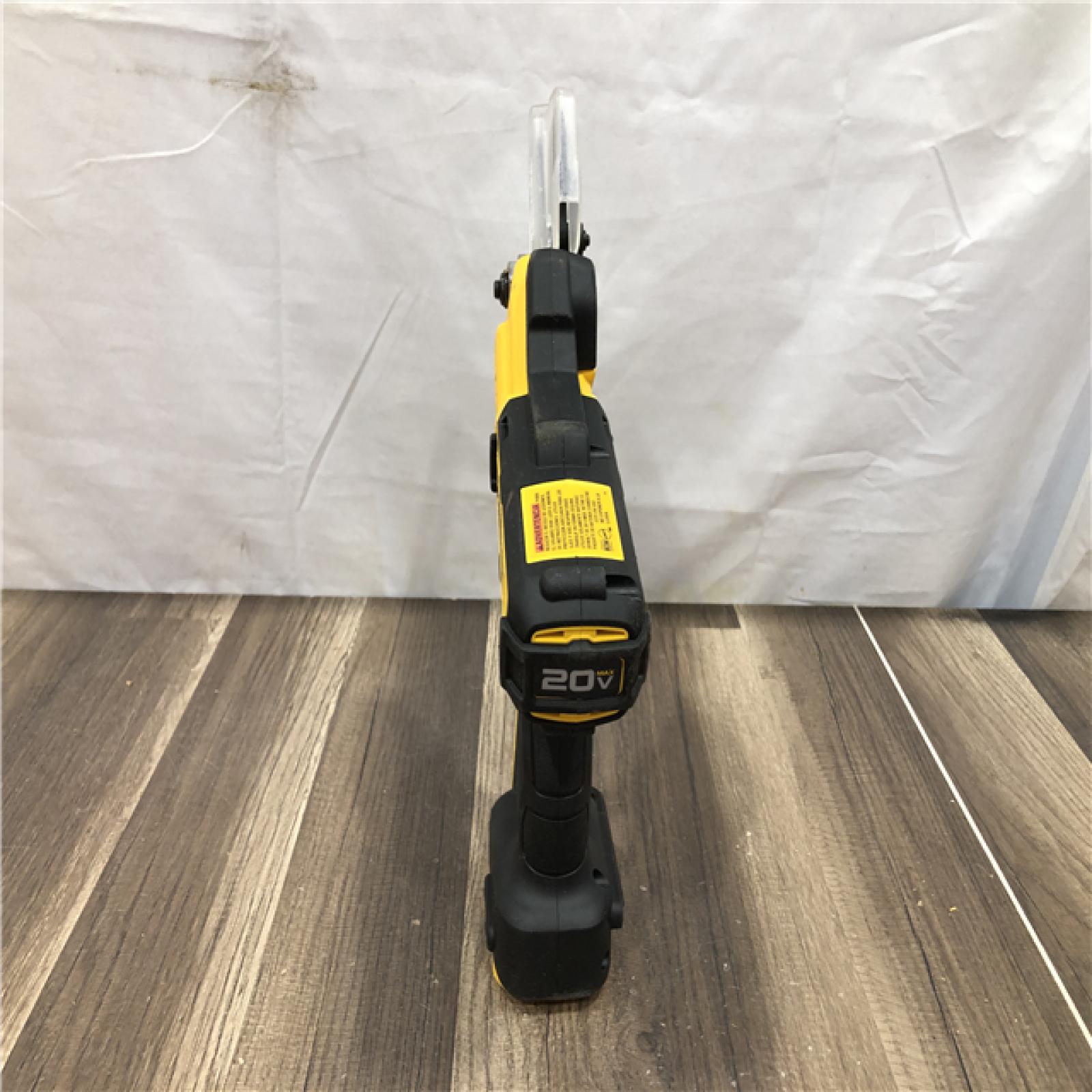 AS-IS DEWALT 20-Volt MAX 1 -1/2 in. Capacity Cordless Battery Powered Pruner Kit