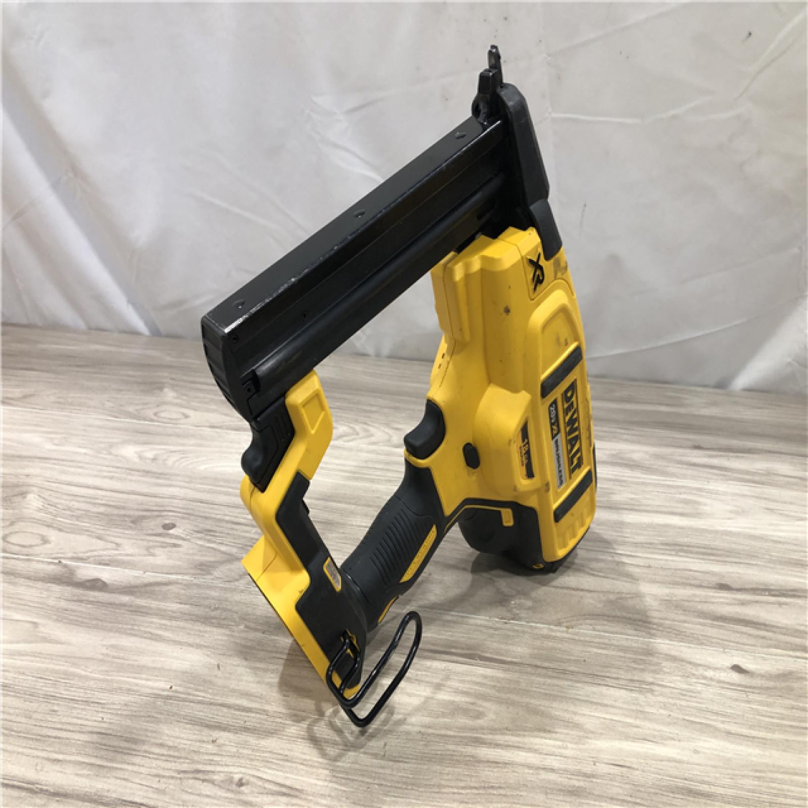 AS-IS DeWALT DCN681D1 20V MAX 18ga Cordless Narrow Crown Stapler Kit