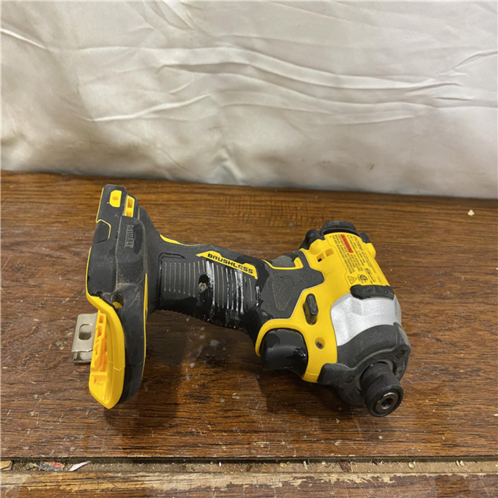 AS-IS DEWALT ATOMIC 20V MAX Lithium-Ion Cordless 1/4 in. Brushless Impact Driver Kit, 5 Ah Battery, Charger, and Bag