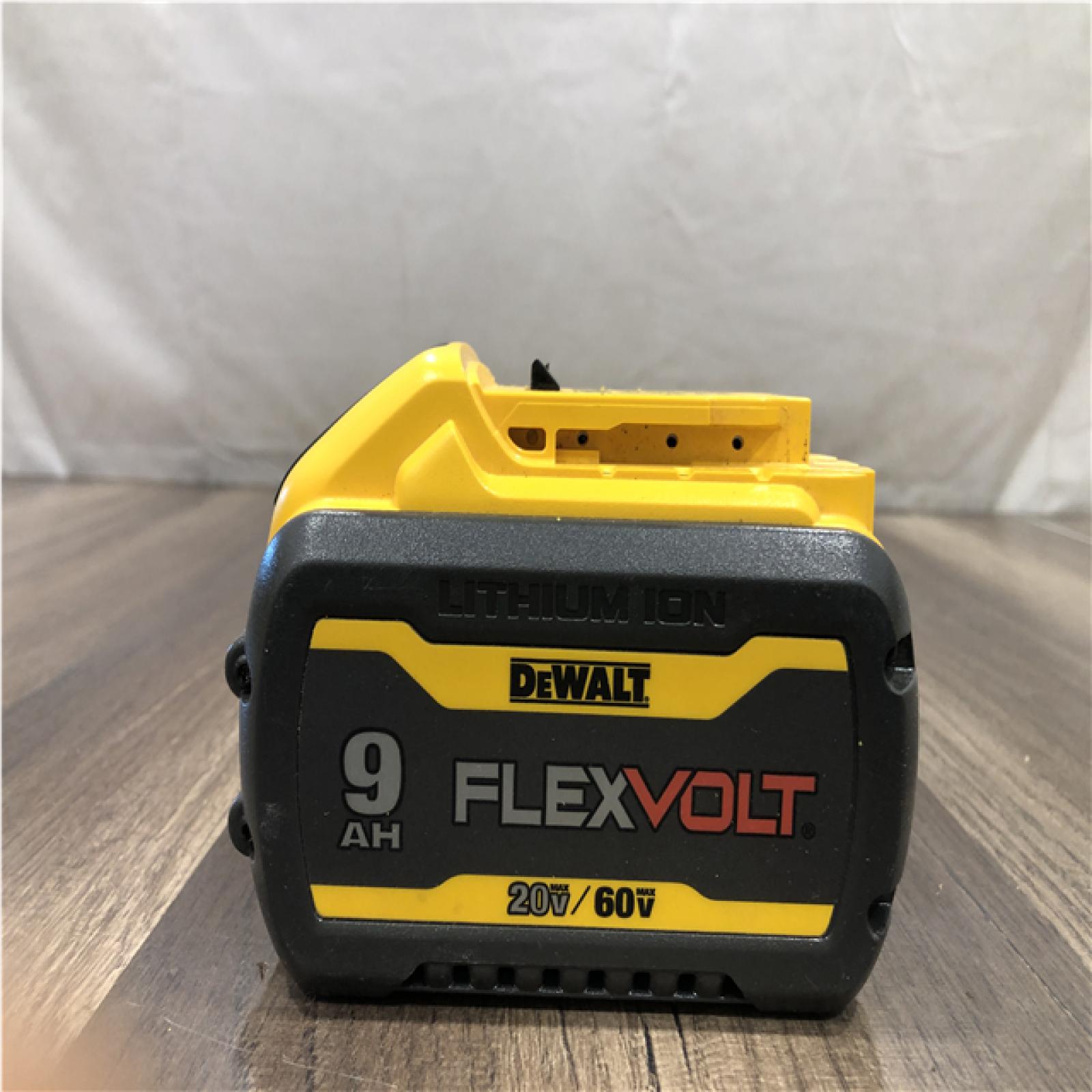 AS-IS DEWALT 20V/60V MAX FLEXVOLT Lithium-Ion 9.0Ah Battery and Charger Starter Kit