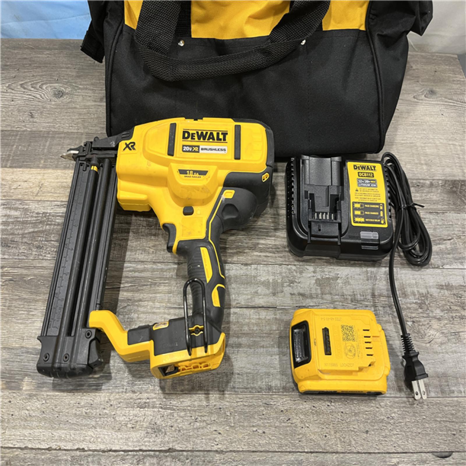 AS-IS DEWALT 20V MAX XR 18 Gauge Brad Nailer Kit