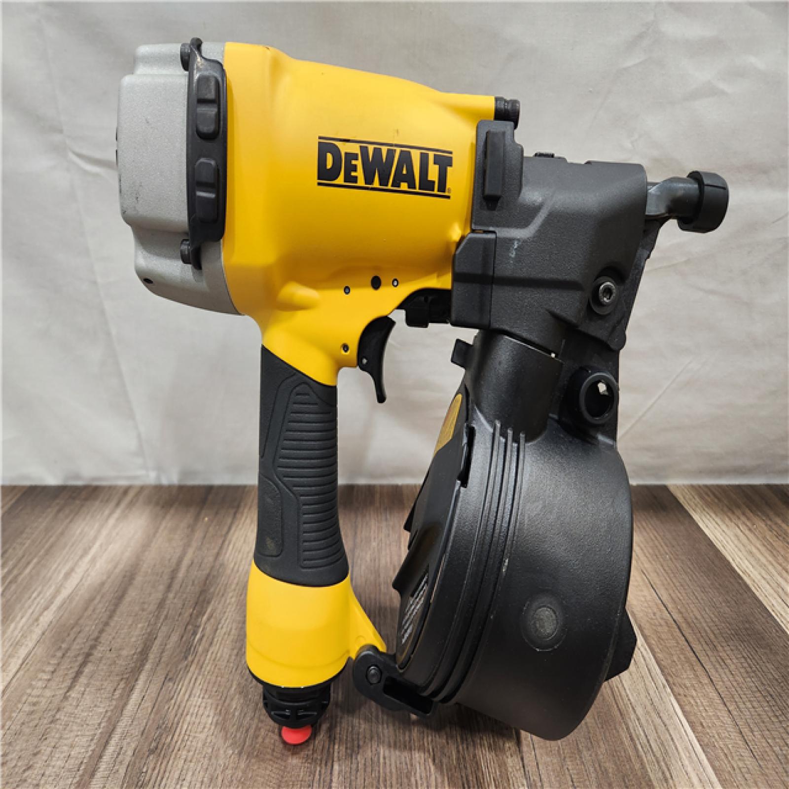 AS-IS- DeWalt DW66C-1 15 Degree 2-1/2 in. Coil Siding Nailer (Tool-Only)