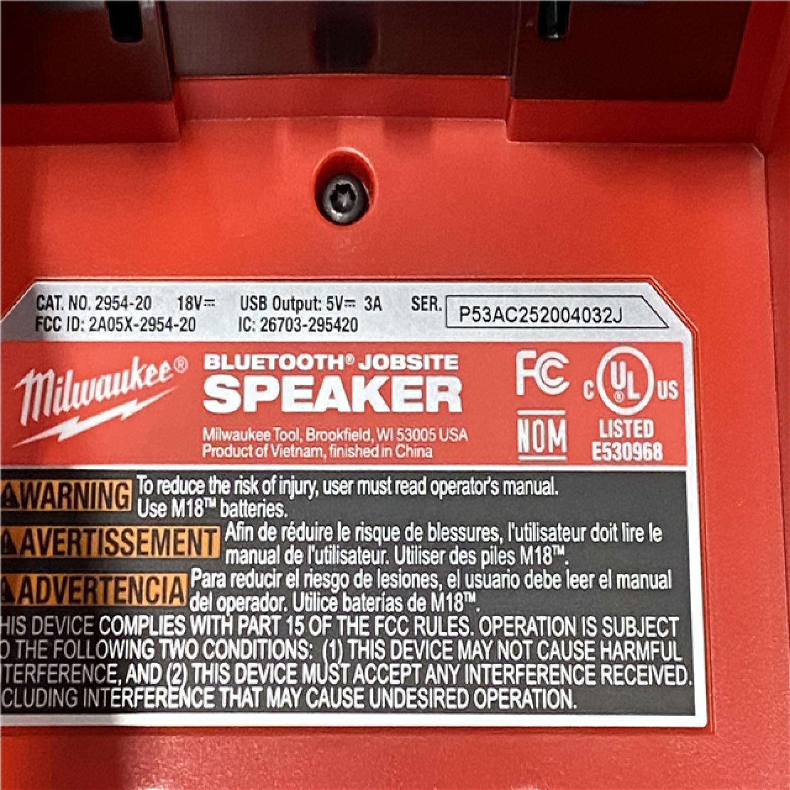 AS-IS Milwaukee 18V Lithium-Ion Cordless Wireless Bluetooth Jobsite Speaker Kit