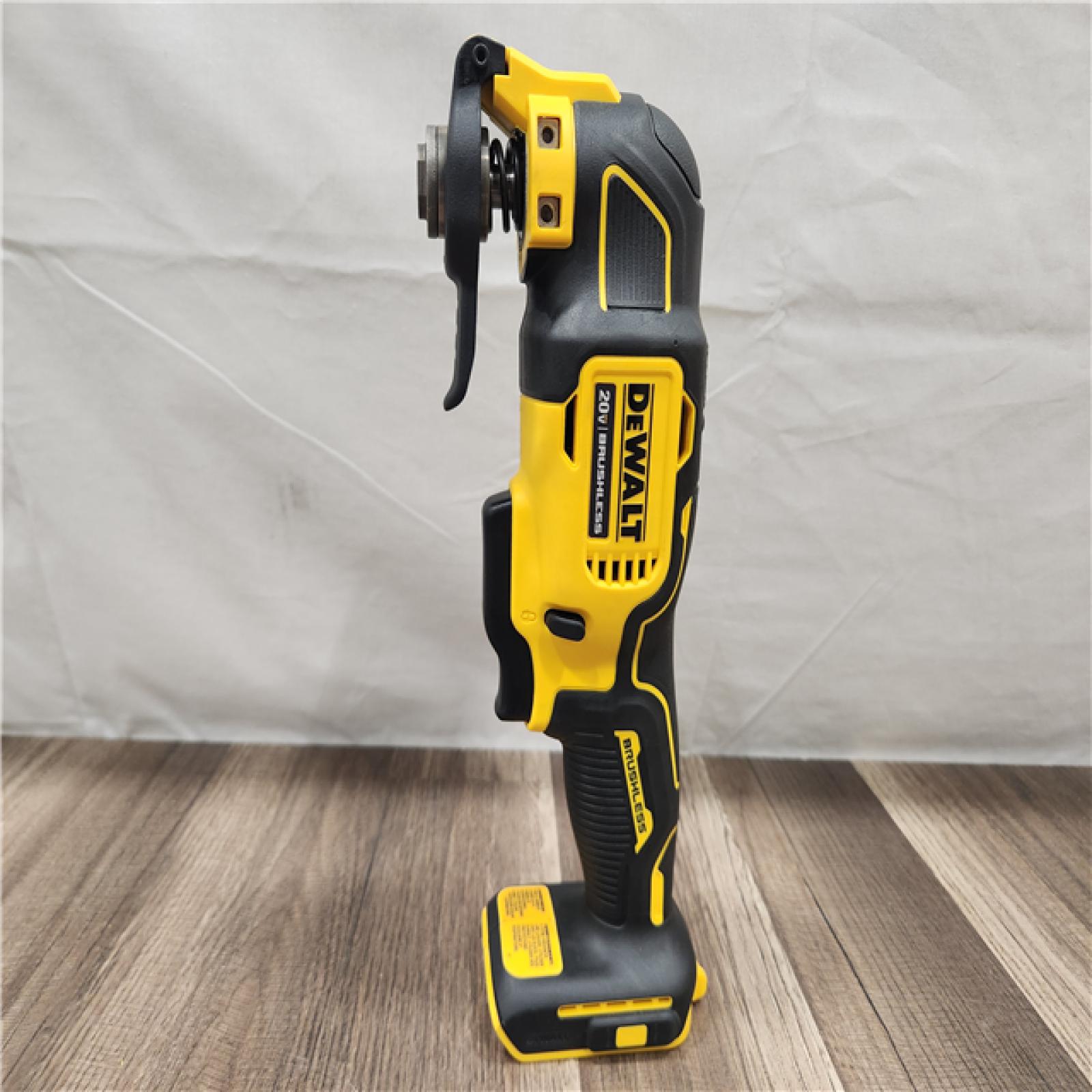AS-IS- DEWALT ATOMIC 20V MAX Cordless Brushless Oscillating Multi Tool (Tool Only)