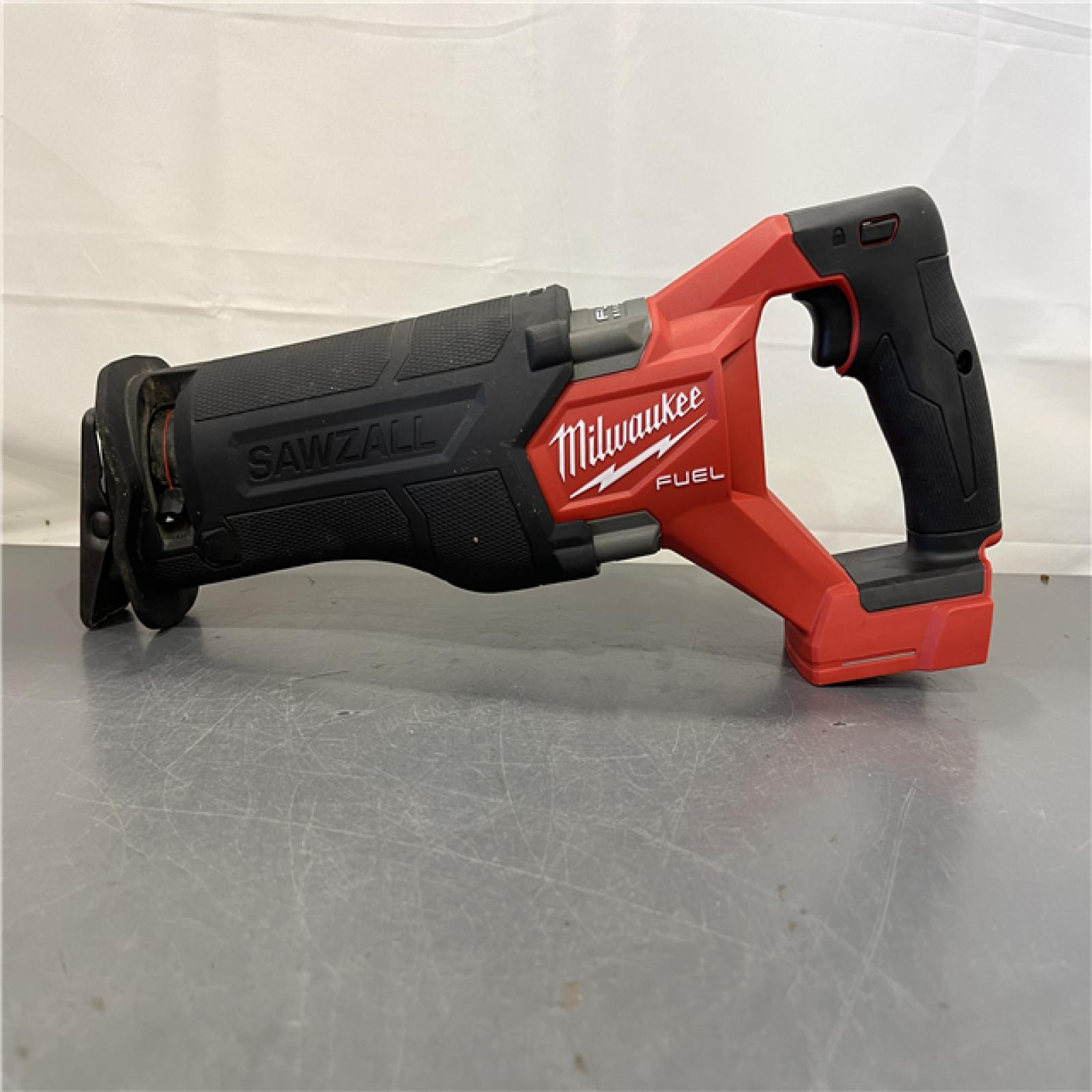 AS-IS - Milwaukee M18 FUEL GEN-2 18V Lithium-Ion Brushless Cordless SAWZALL Reciprocating Saw