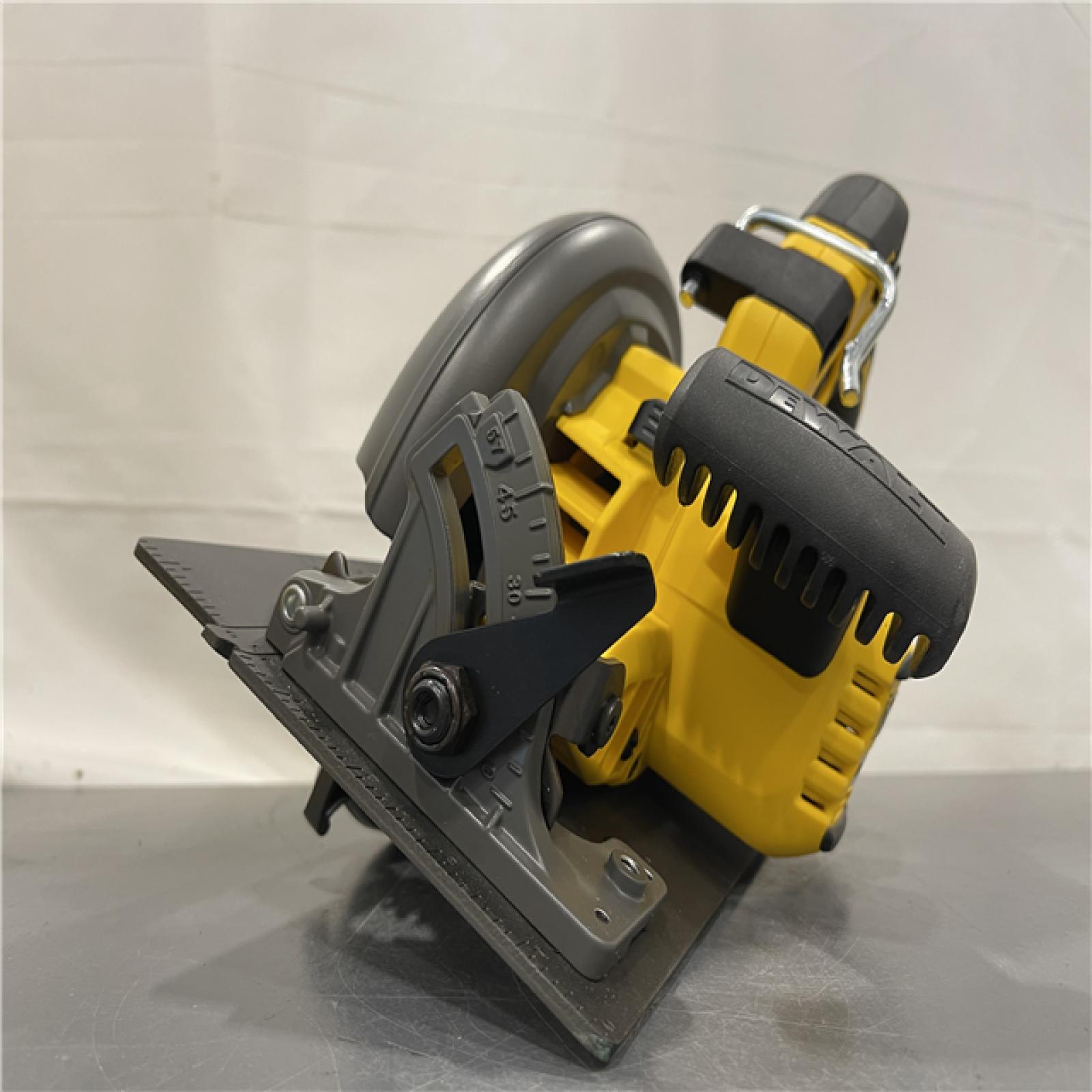 AS-IS - DeWALT Flexvolt Max 7-1/4 60V Brushless Circular Saw (Tool Only)