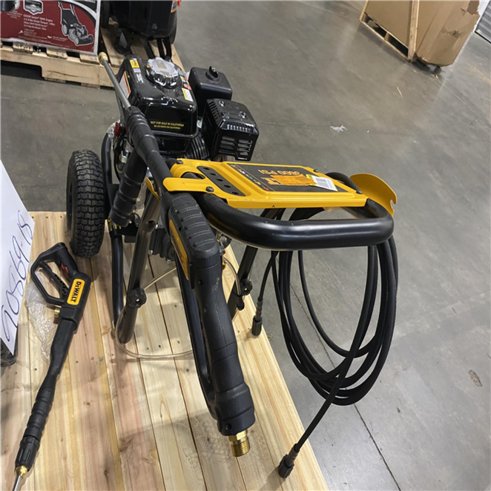 Dallas Location - As-Is Shop DEWALT 3600 PSI 2.5 GPM Gas Pressure Washer