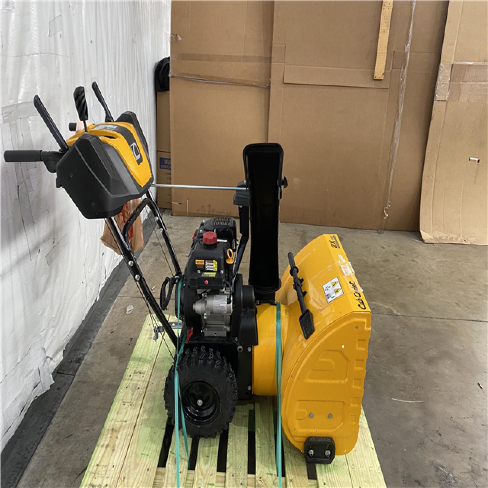 Houston- Cub CADET 24 Snow Blower