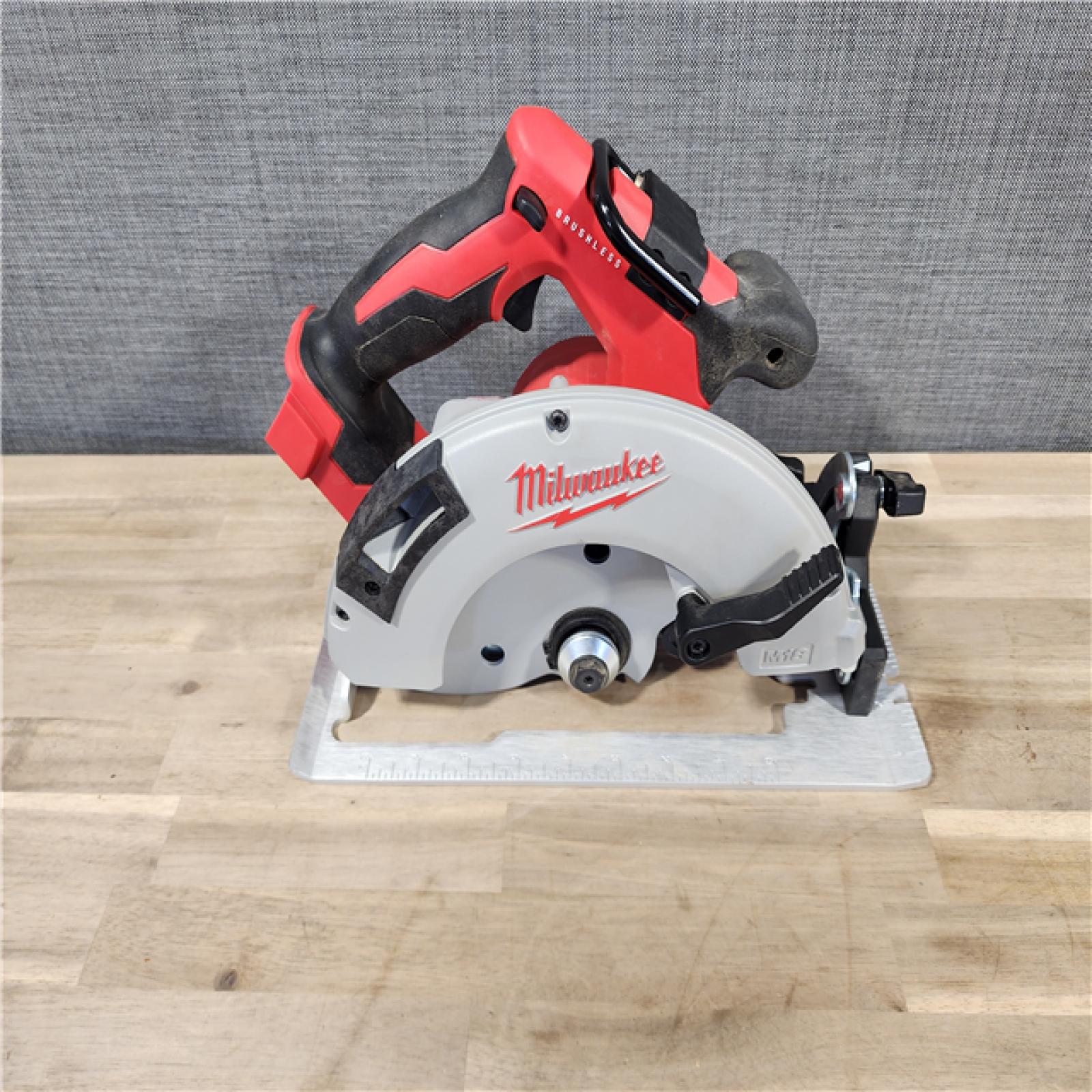 HOUSTON LOCATION - AS-IS MILWAUKEE 2 TOOL COMBO