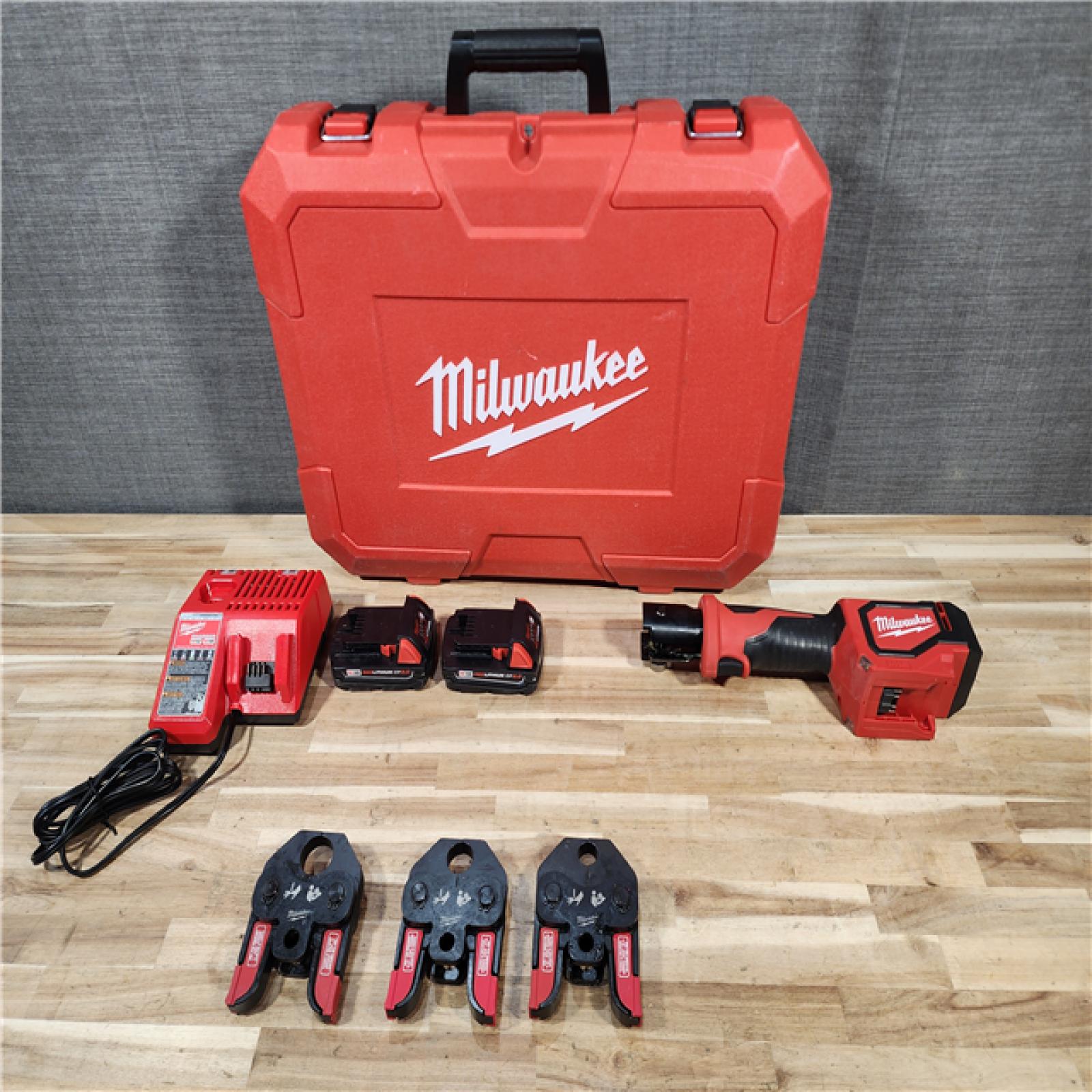 HOUSTON LOCATION - AS-IS Milwaukee 18V Lithium-Ion Cordless Short Throw Press Tool with 3 PEX Crimp Jaws Kit