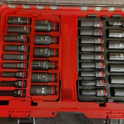 Phoenix NEW Milwaukee SHOCKWAVE Impact-Duty 1/2 in. Drive Metric and SAE Deep Well Impact PACKOUT Socket Set (31-Piece)