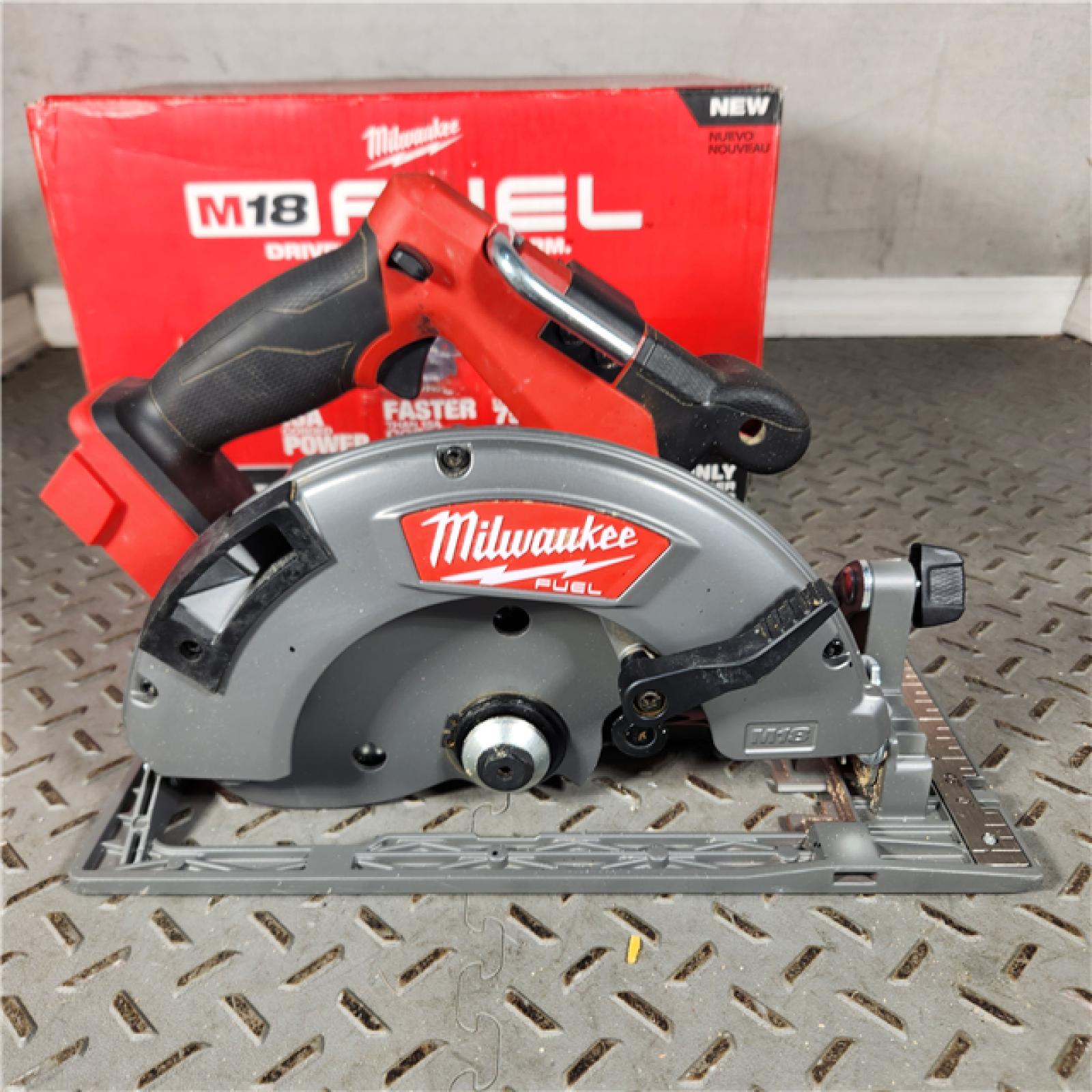 Houston Location - AS-IS Milwaukee 2732-20 18V M18 FUEL Lithium-Ion 7-1/4 Brushless Cordless Circular Saw (Tool Only) - Appears IN USED Condition