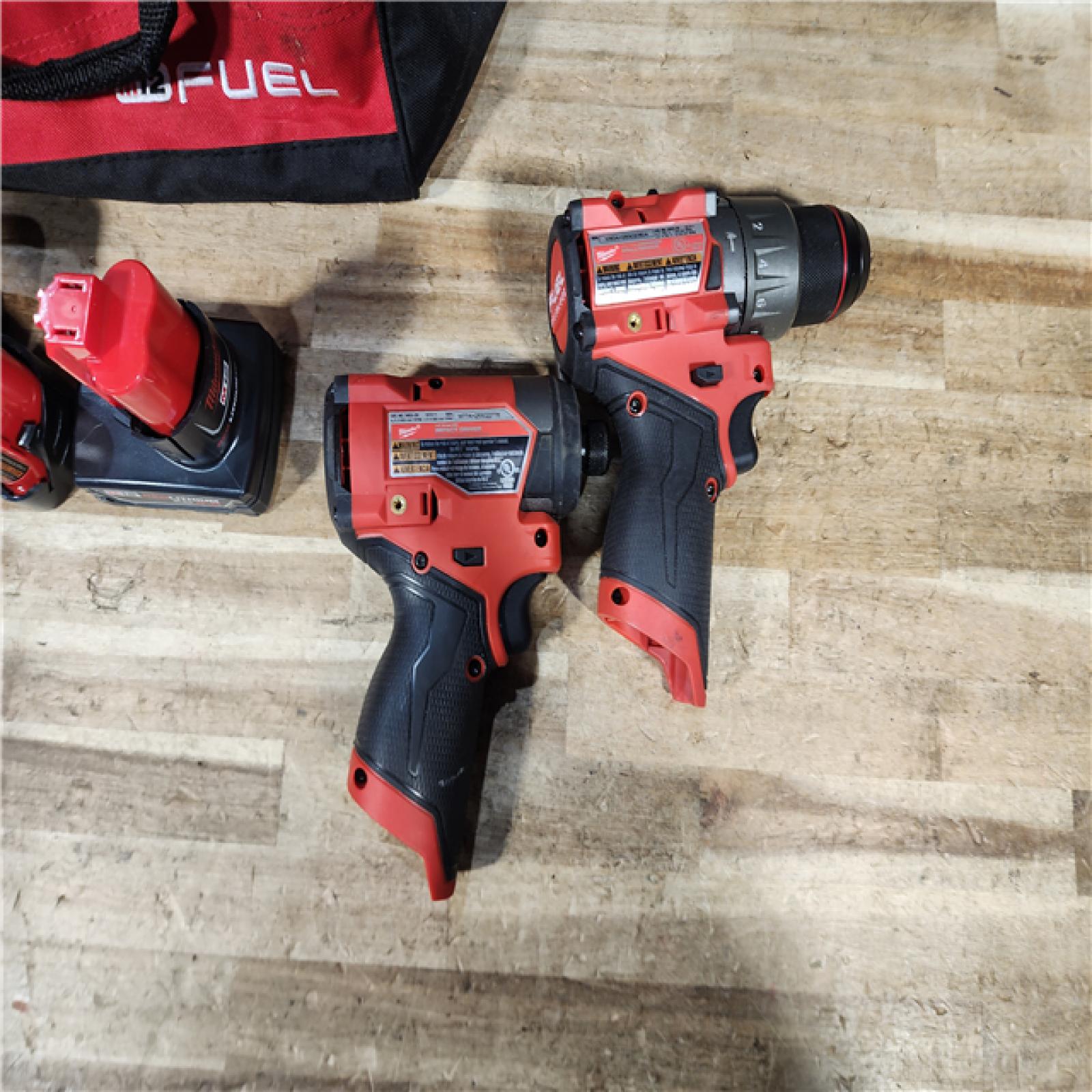 HOUSTON LOCATION - AS - IS Milwaukee 2 Tool Combo Kit W/ (2) Battery & Charger