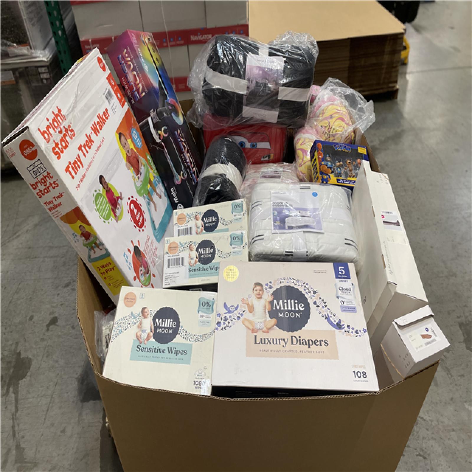 DALLAS LOCATION- NEW! BULLSEYE MIXED CLOTHING PALLET (300 UNITS)