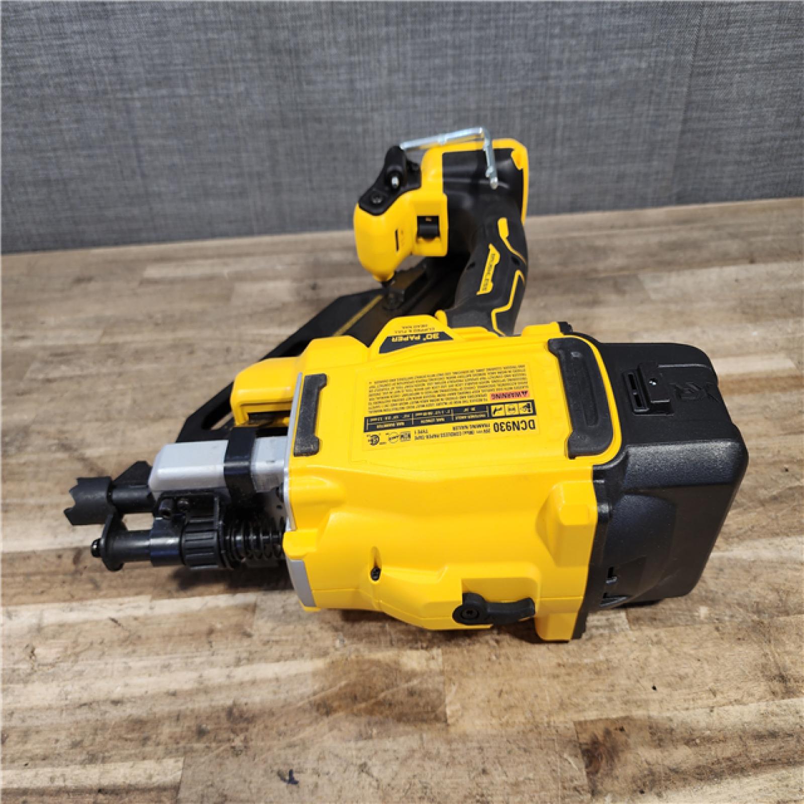 HOUSTON LOCATION - AS-IS (APPEARS LIKE NEW) DEWALT 20V 30 Degree Cordless Framing Nailer (Tool-Only)