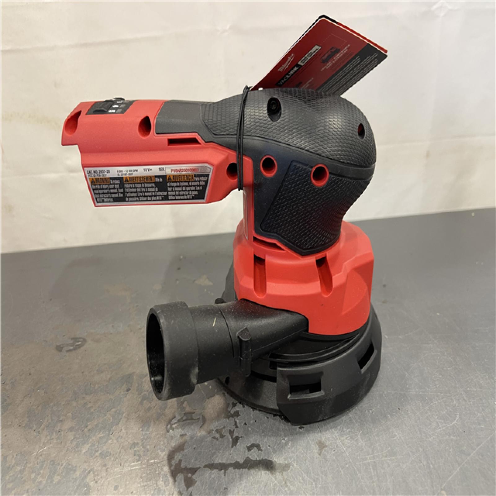 AS-IS - Milwaukee M18 18V Lithium-Ion Brushless Cordless FUEL 5 in. Random Orbit Sander