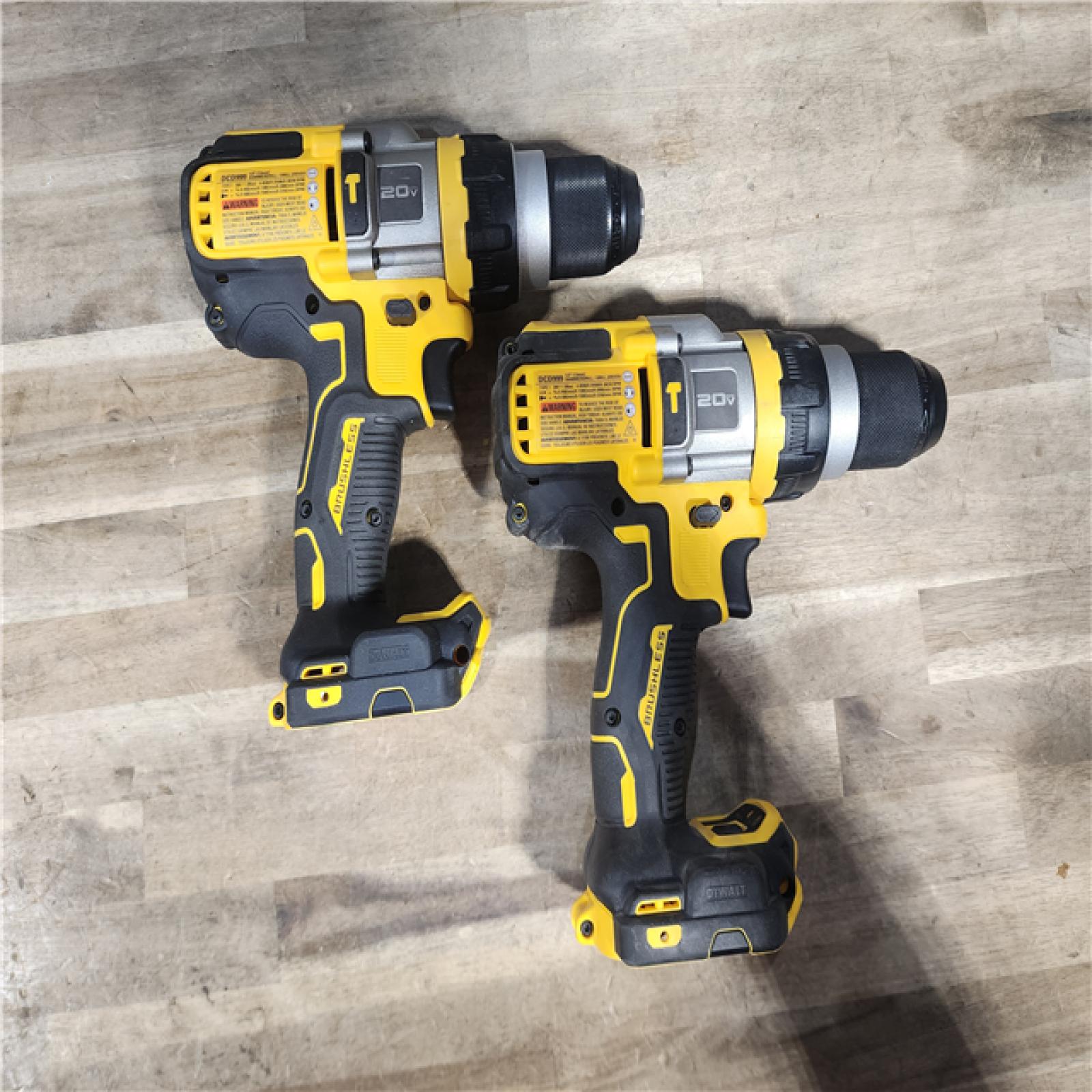 HOUSTON LOCATION - AS-IS DEWALT 2 TOOL COMBO KIT W/ (2) BATTERY & CHARGER