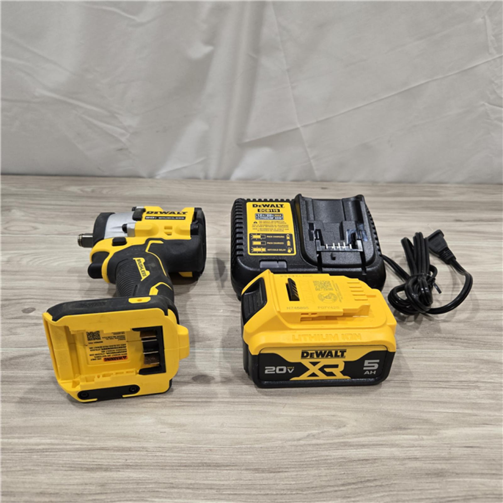 AS-IS DeWalt ATOMIC 20V MAX Cordless 1/2 in. Impact Wrench Kit
