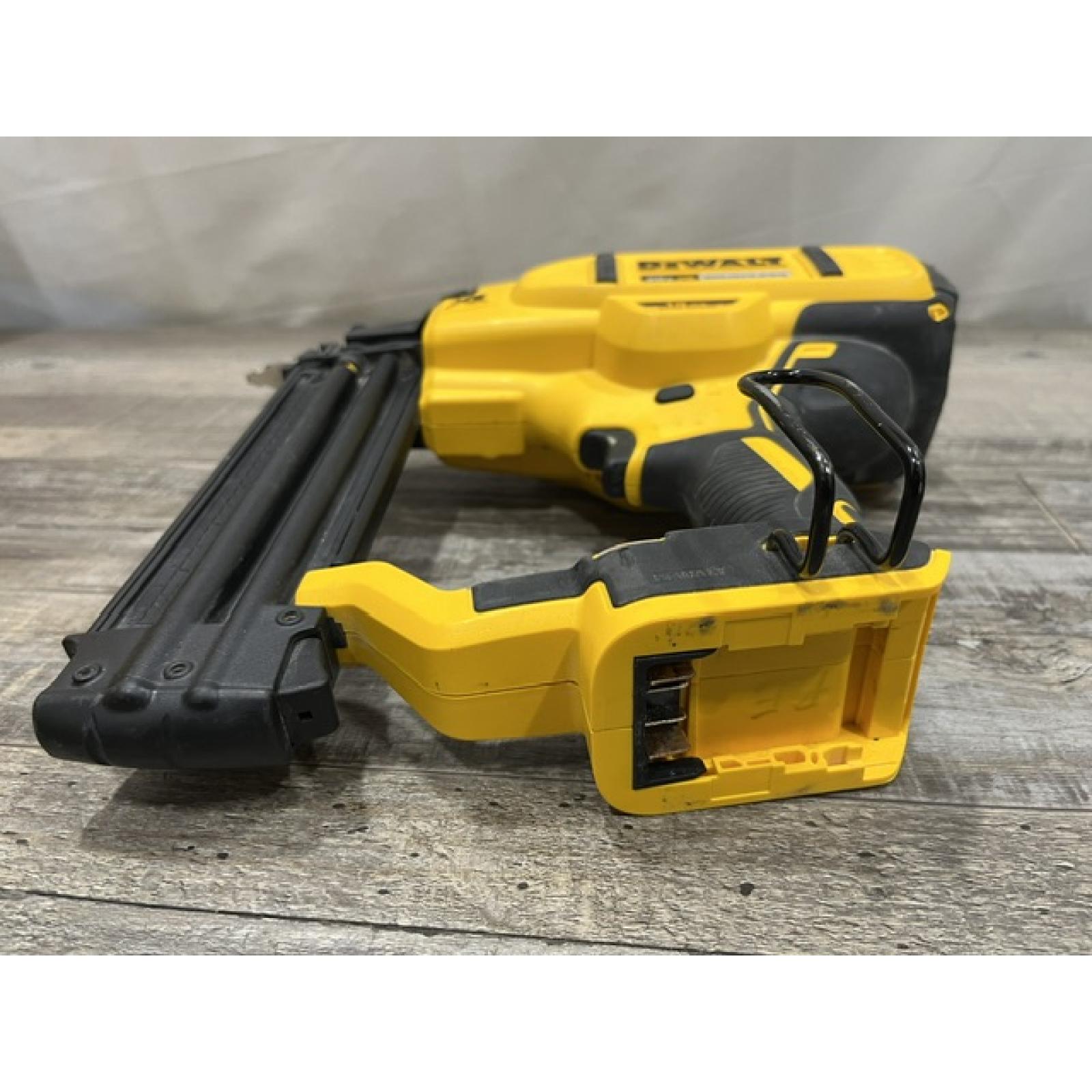 AS-IS DEWALT 20V MAX XR Lithium-Ion Electric Cordless 18-Gauge Brad Nailer (Tool Only)