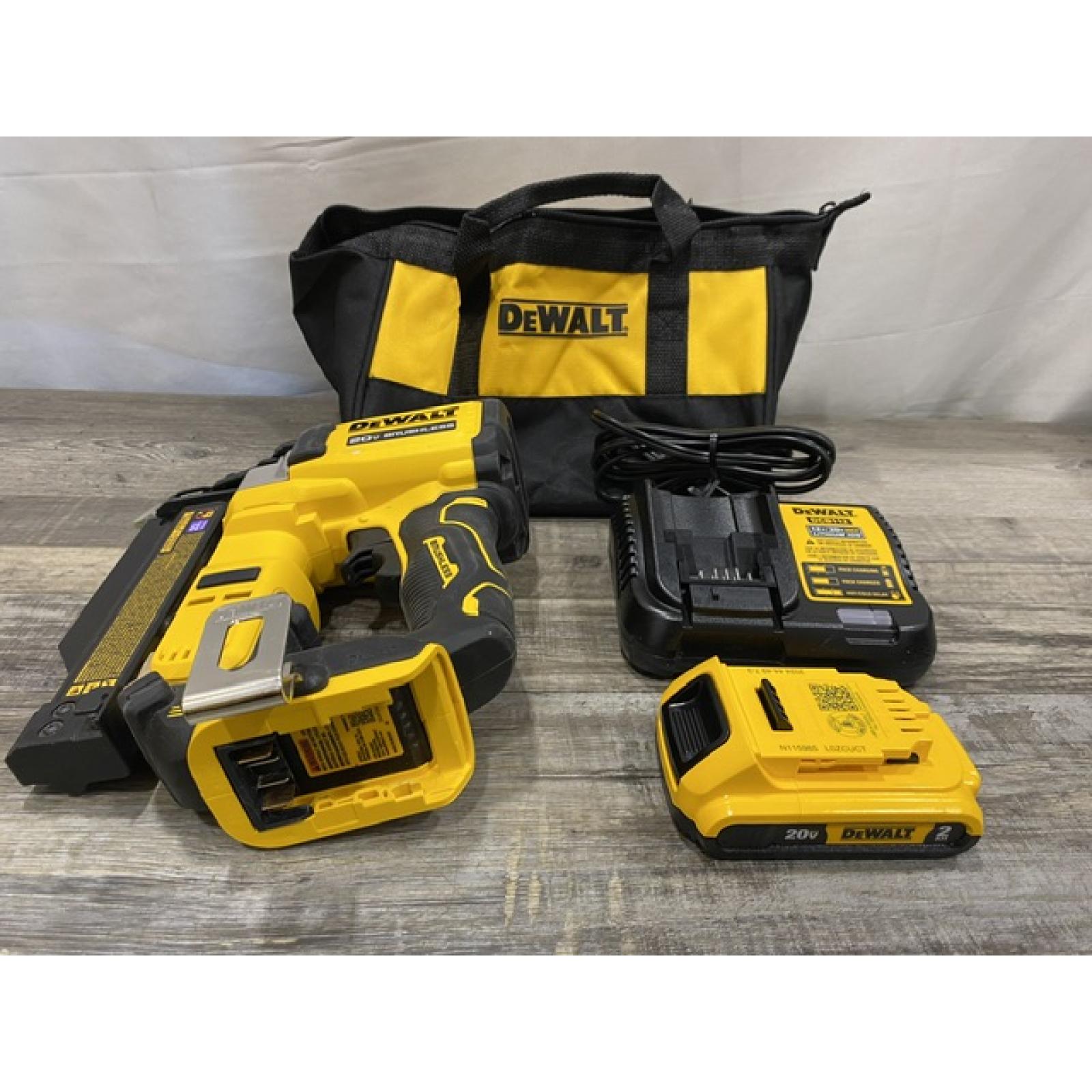 AS-IS DEWALT ATOMIC 20V MAX Lithium Ion Cordless 23 Gauge Pin Nailer Kit