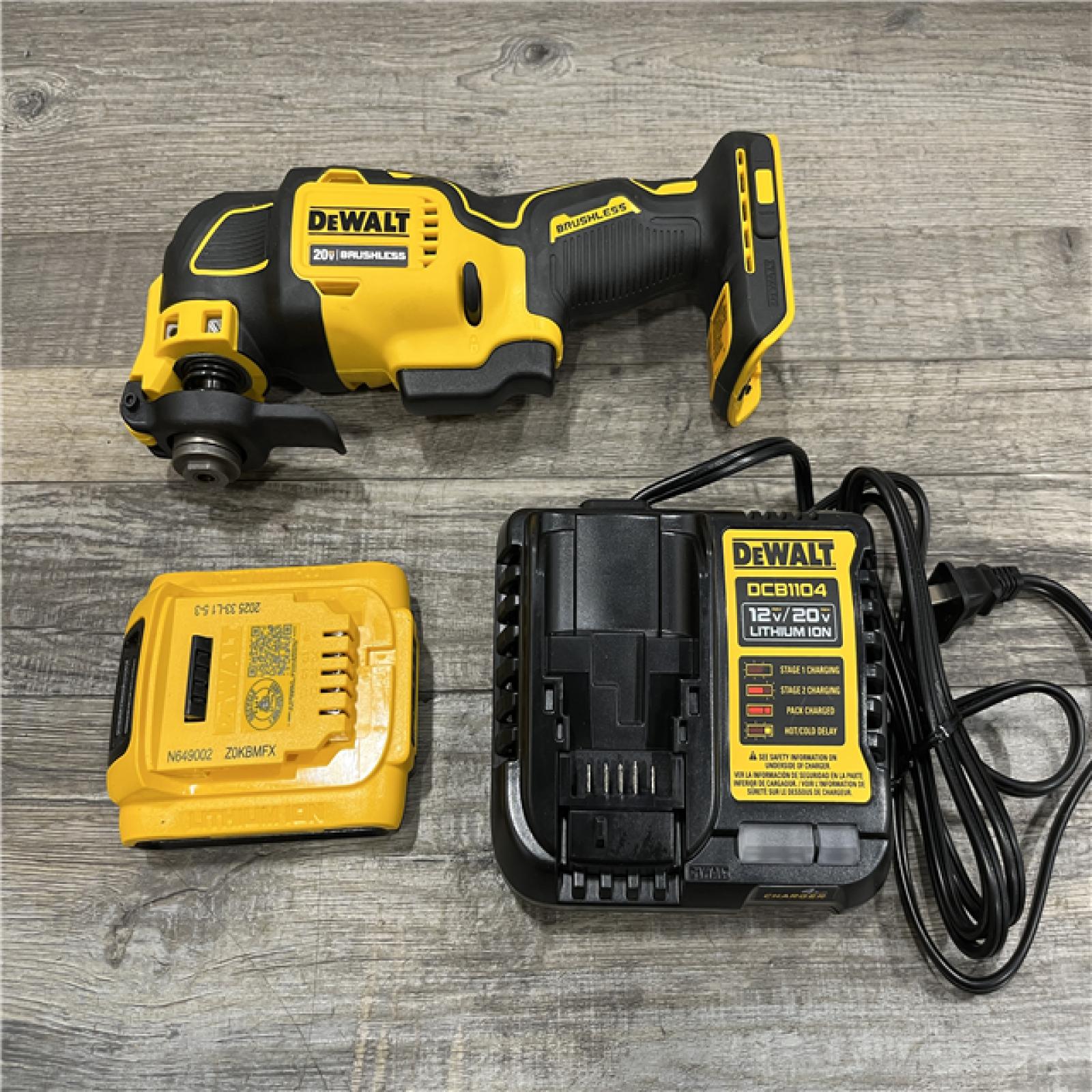 AS-IS DEWALT ATOMIC 20V MAX Cordless Brushless Oscillating Multi Tool Kit