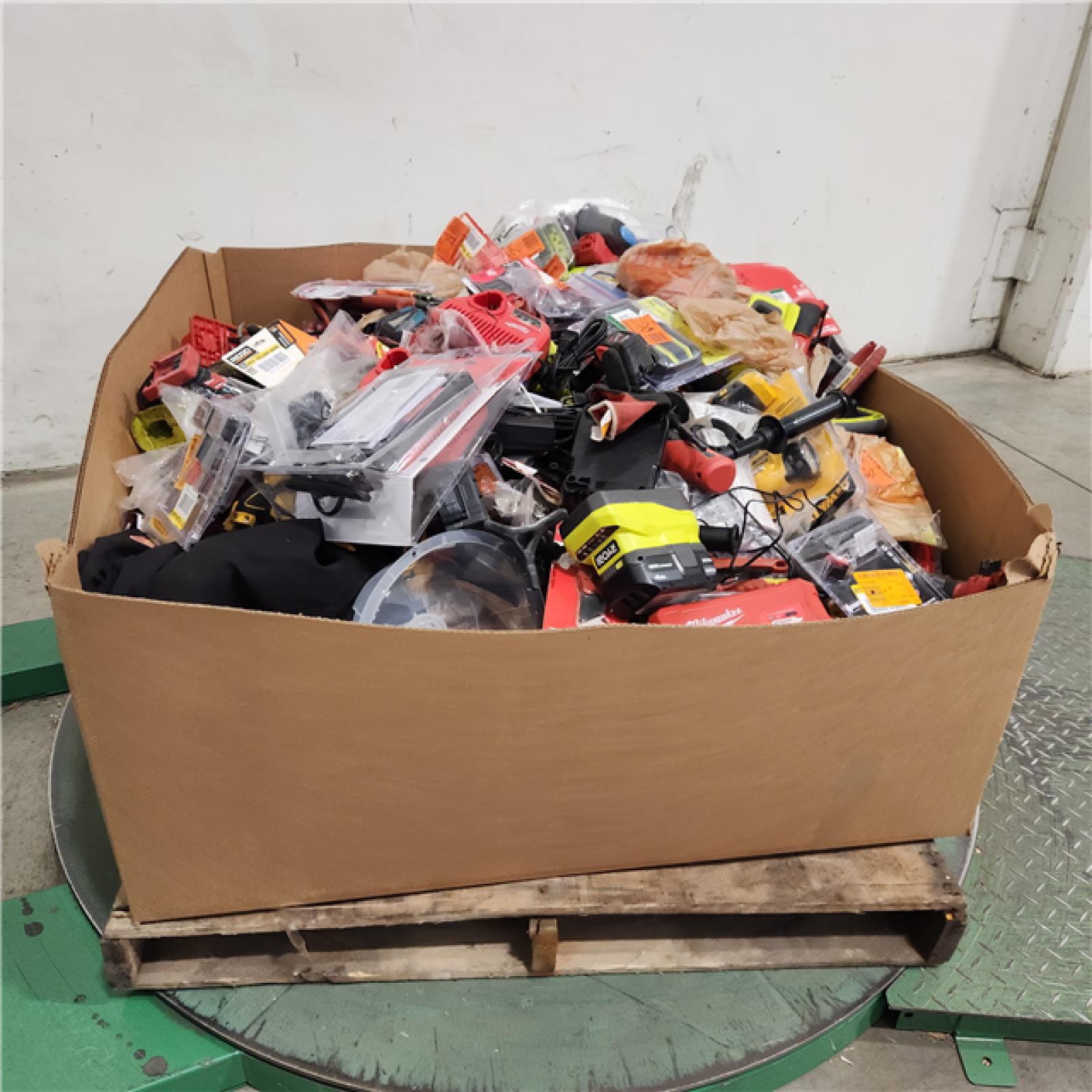 Dallas Location - As-Is Tool Pallet