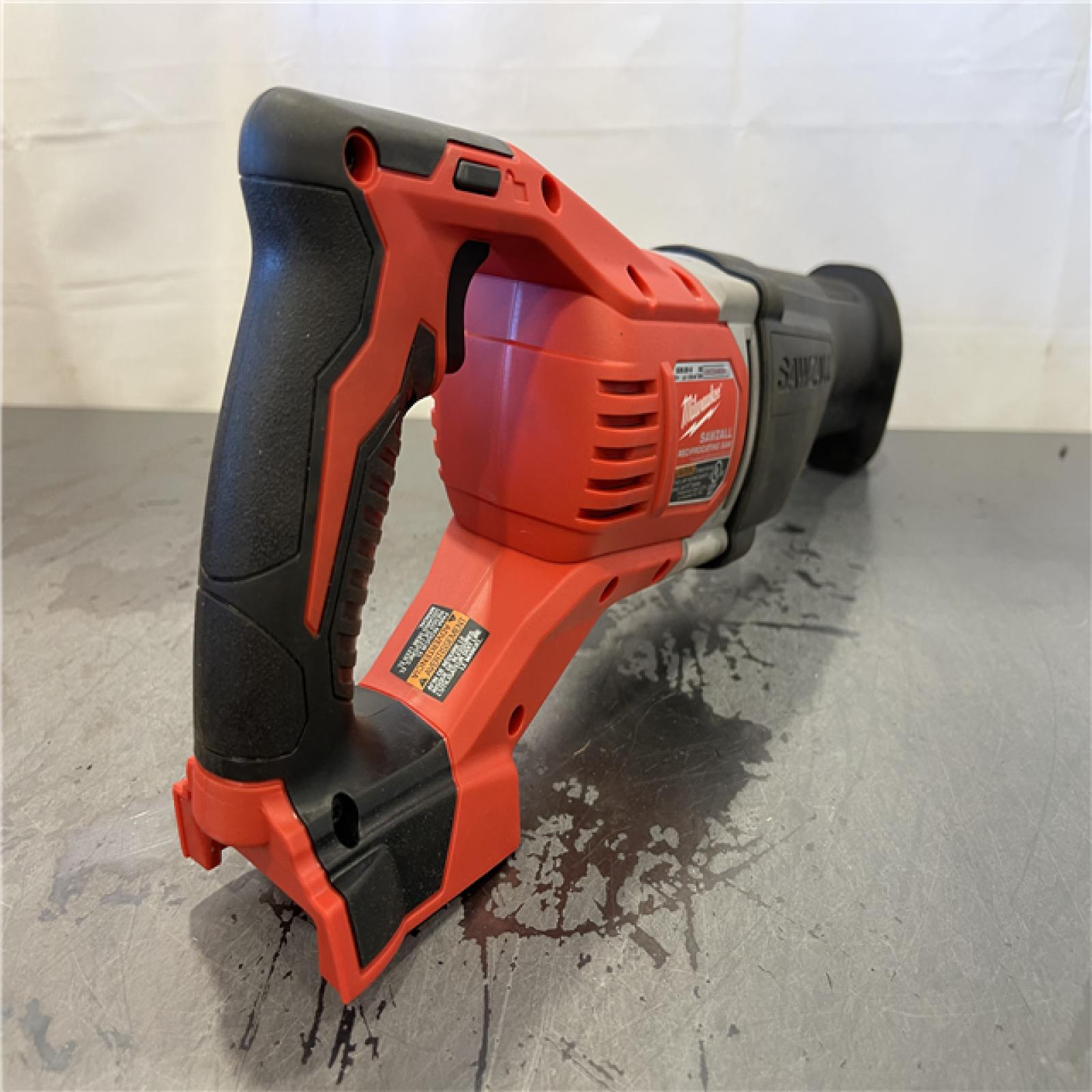 AS-IS - Milwaukee M18 18V Lithium-Ion Cordless SAWZALL Reciprocating Saw