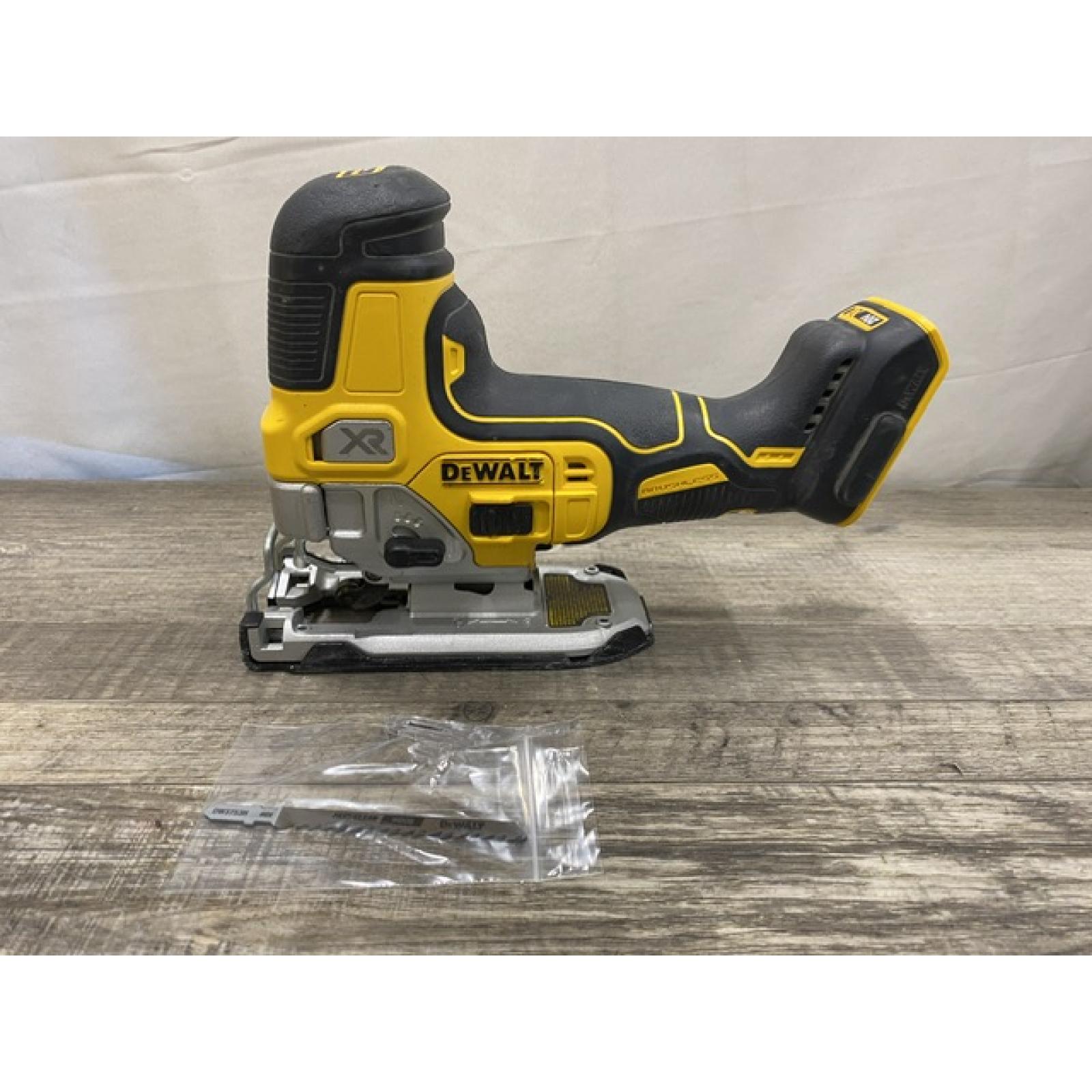 AS-IS DEWALT 20V MAX XR Cordless Barrel Grip Jigsaw (Tool Only)