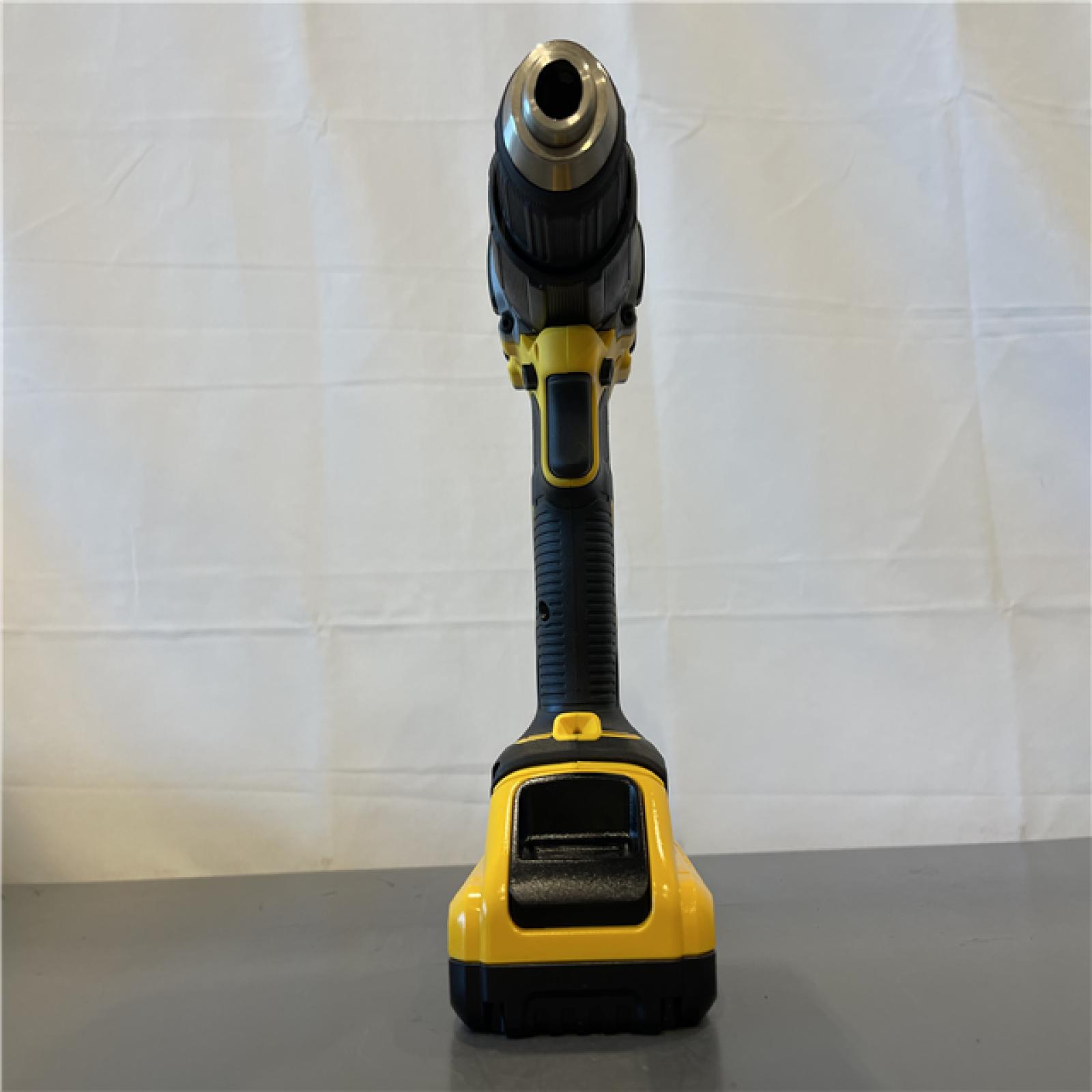 Like New! - DEWALT ATOMIC 20-Volt Lithium-Ion Cordless 1/2 in. Compact Hammer Drill Kit