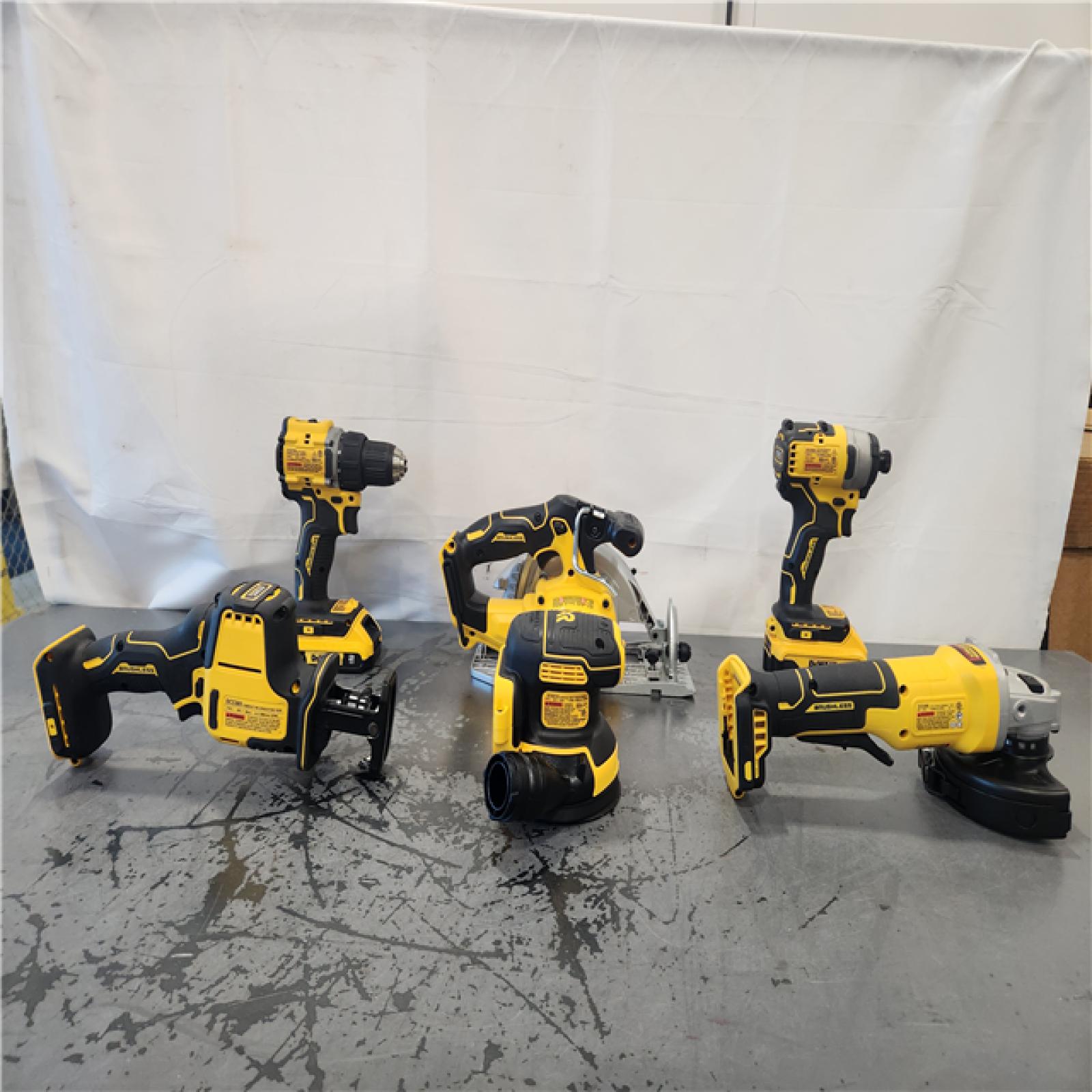 AS-IS- Dewalt 20-Volt MAX ToughSystem Lithium-Ion 6-Tool Cordless Combo Kit