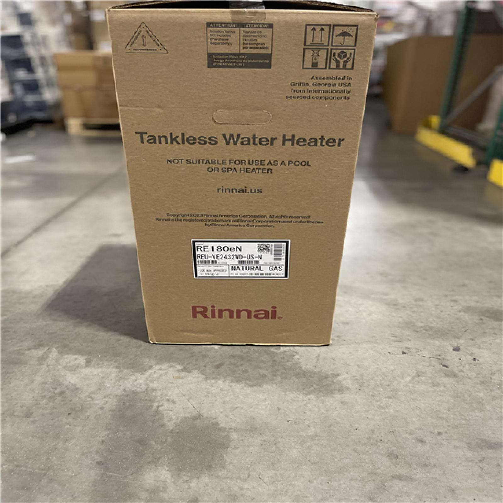 NEW!- Rinnai High Efficiency Non-Condensing 8.5 GPM Residential 180 000 BTU Exterior Natural Gas Tankless Water Heater