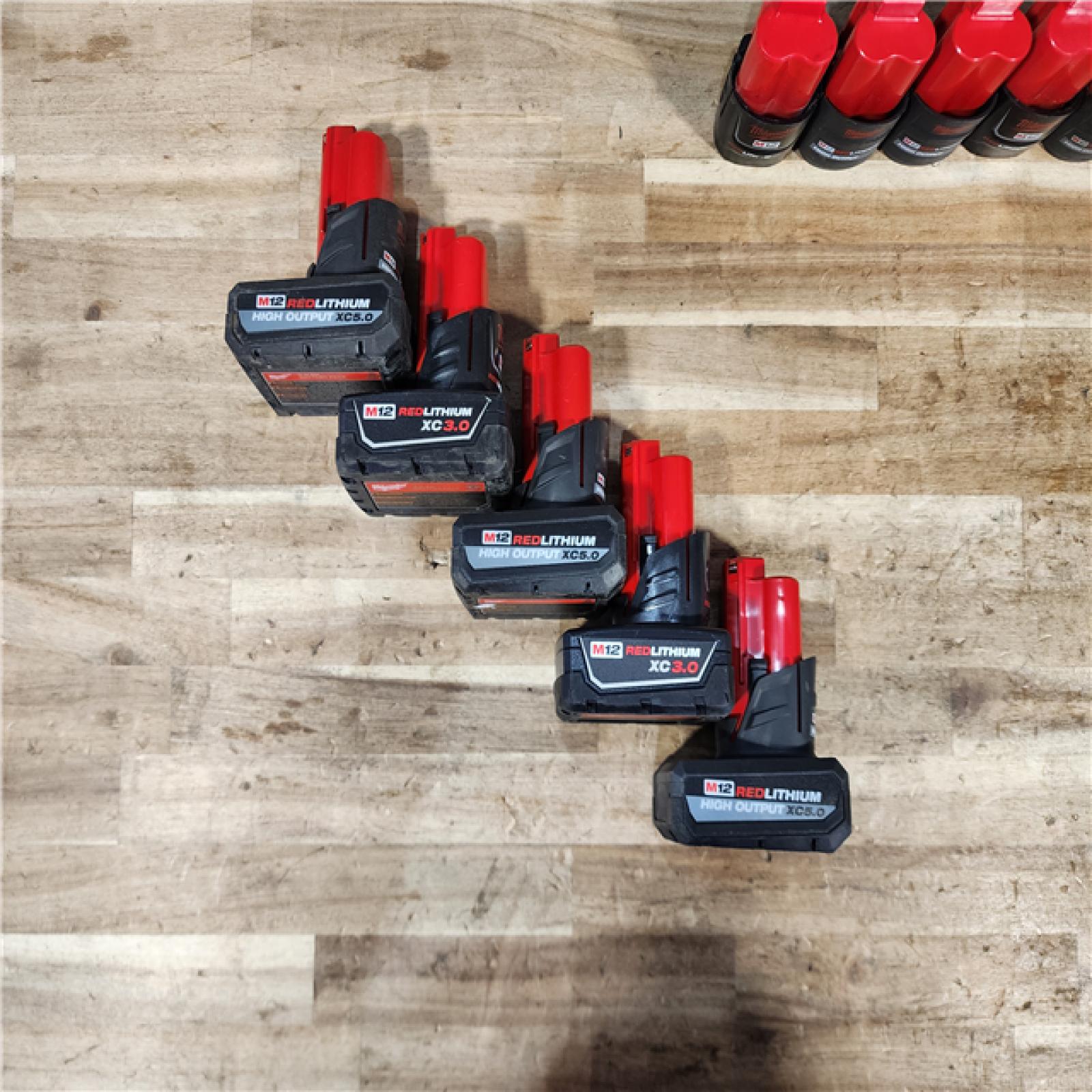 HOUSTON LOCATION - AS-IS MILWAUKEE BATTERY PACK QTY - 10