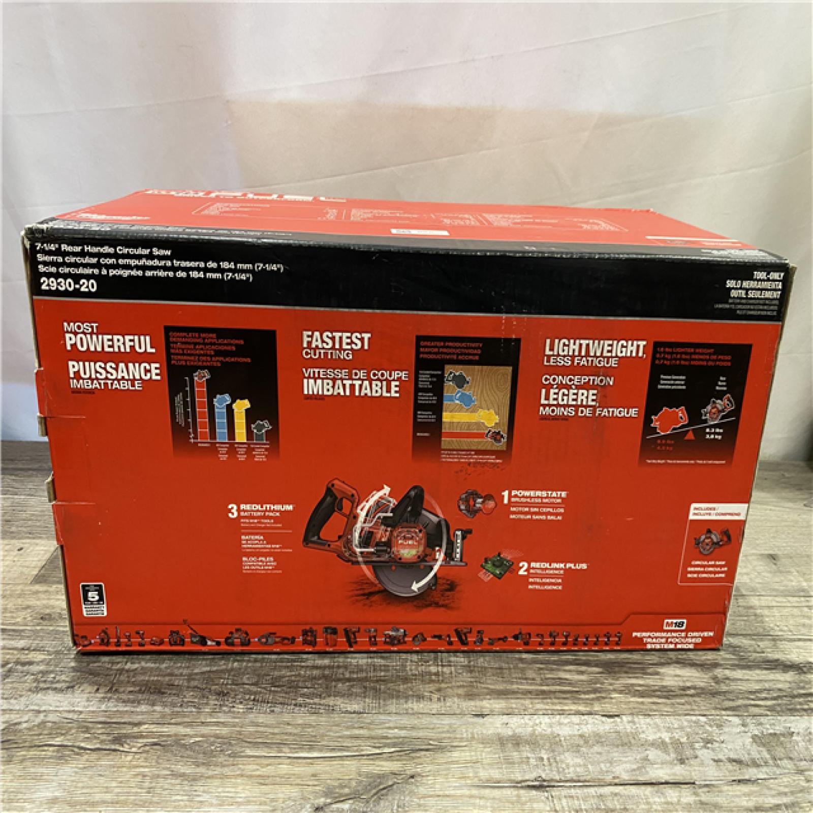 NEW - Milwaukee FUEL 18V Lithium-Ion Cordless 7-1/4 in. Rear Handle Circular Saw (Tool-Only)