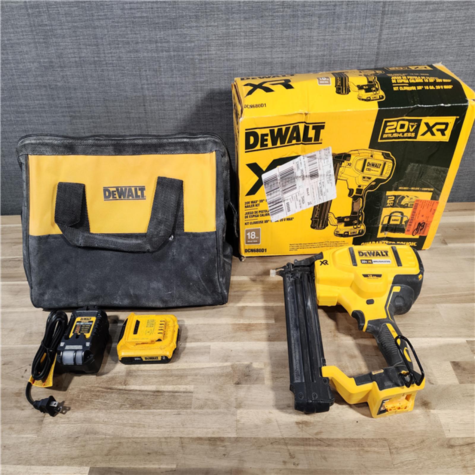 HOUSTON LOCATION - AS-IS DEWALT 20V MAX XR 18 Gauge Brad Nailer Kit