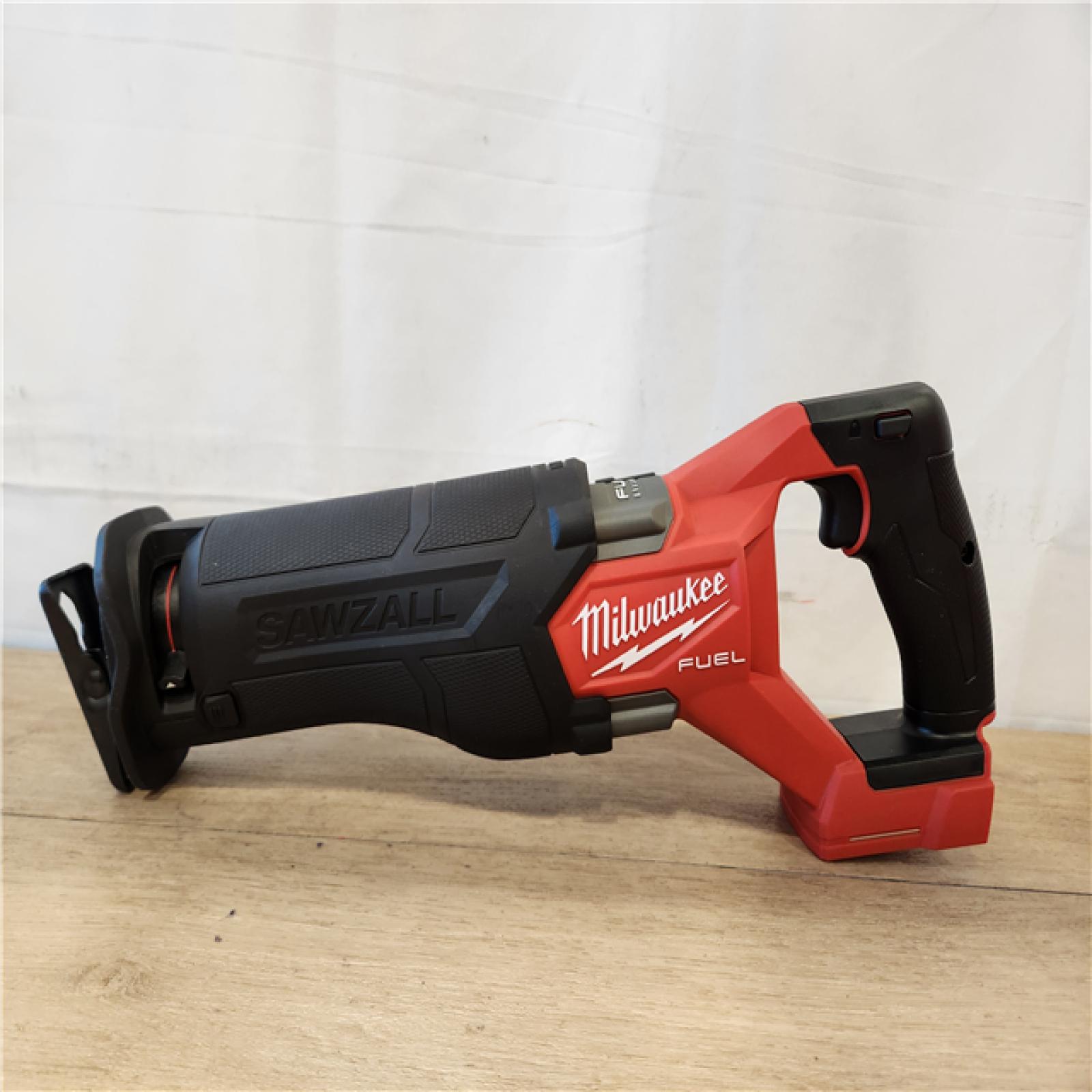 AS-IS- Milwaukee FUEL GEN-2 18V Lithium-Ion Brushless Cordless SAWZALL Reciprocating Saw (Tool-Only)
