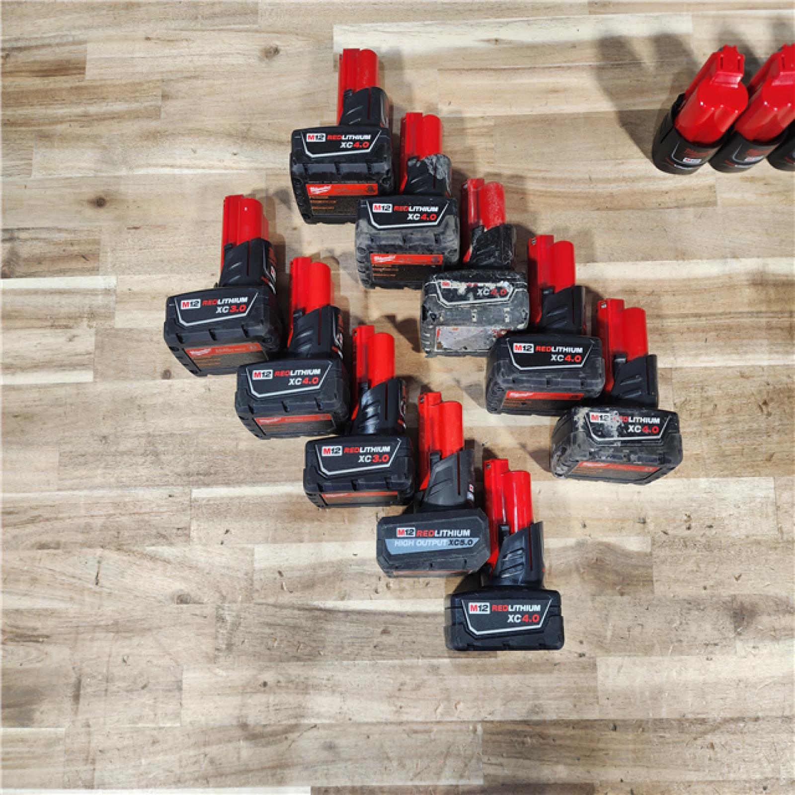 HOUSTON LOCATION - AS-IS MILWAUKEE BATTERY PACK QTY - 15