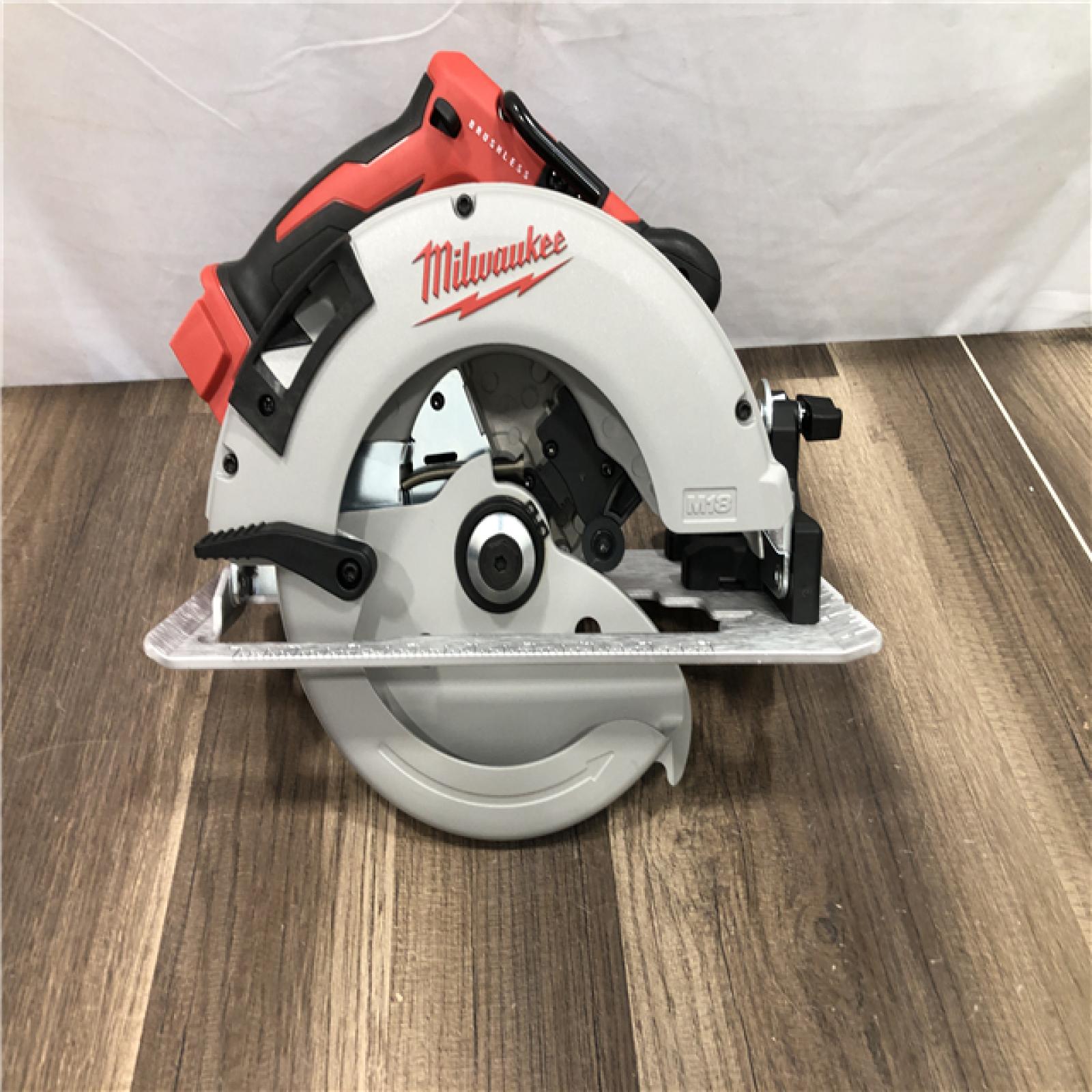 AS-IS Milwaukee 18V Lithium-Ion Brushless Cordless 7-1/4 in. Circular Saw (Tool-Only)
