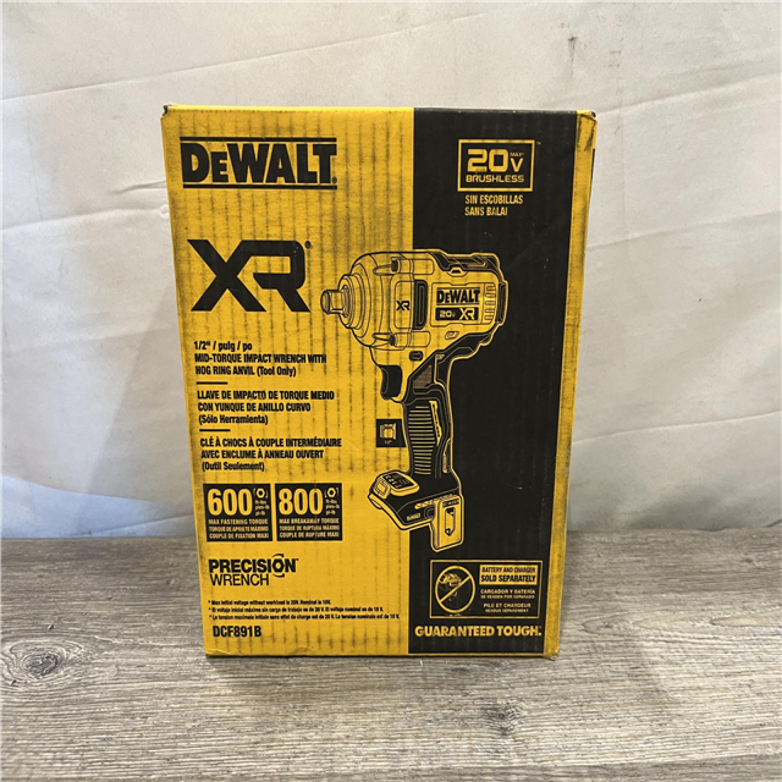 NEW - DEWALT 20V MAX XR Cordless 1/2 in. Impact Wrench (Tool Only)