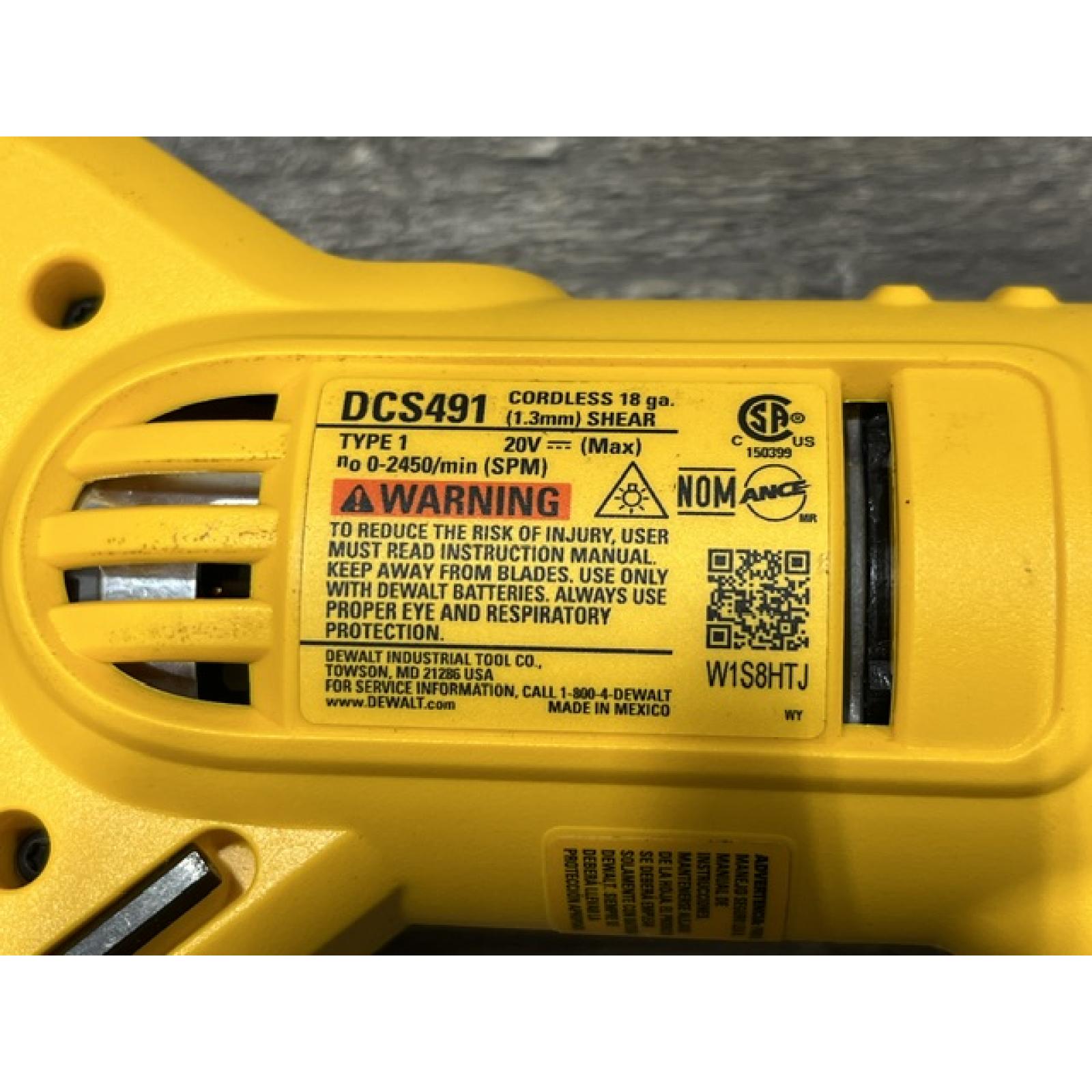 AS-IS DEWALT 20V MAX Cordless 18-Gauge Swivel Head Shears (Tool Only)