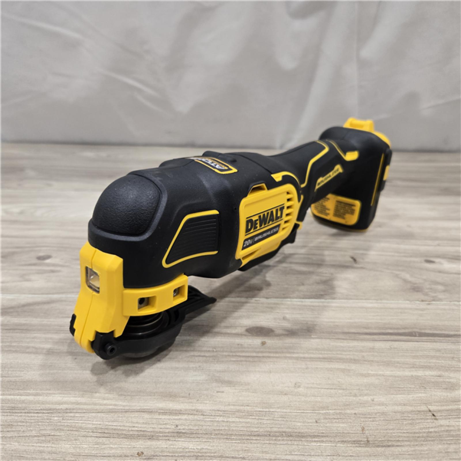 AS-IS DeWalt DCS354D1 20V Cordless Oscillating Multi-Tool Kit