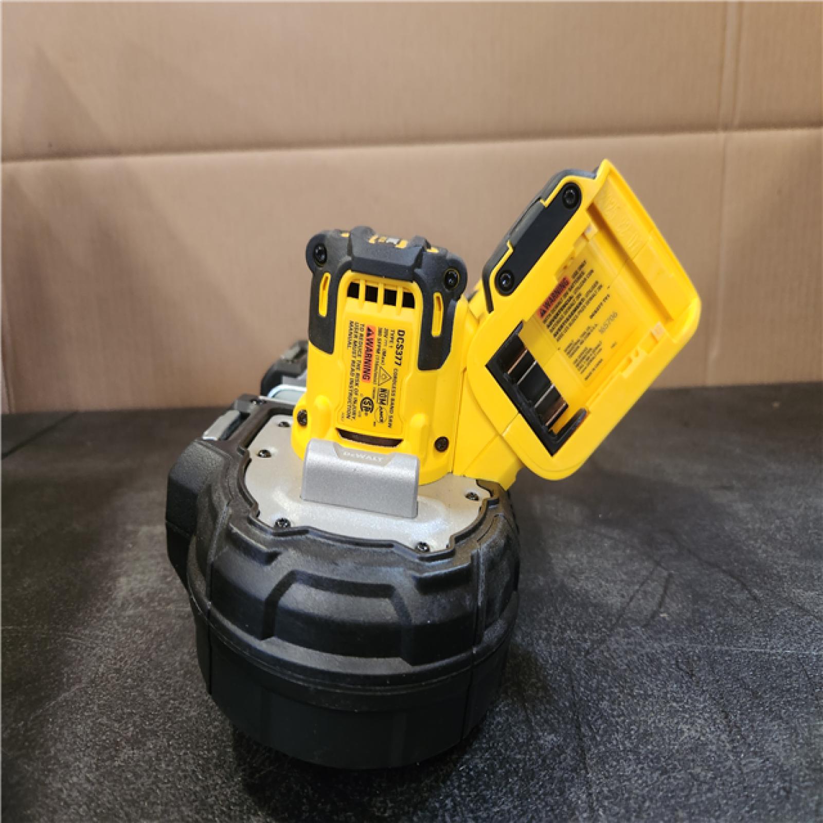 Phoenix DEWALT 20-Volt MAX 3-3/8 in. Cordless Brushless Bandsaw (Tool-Only)