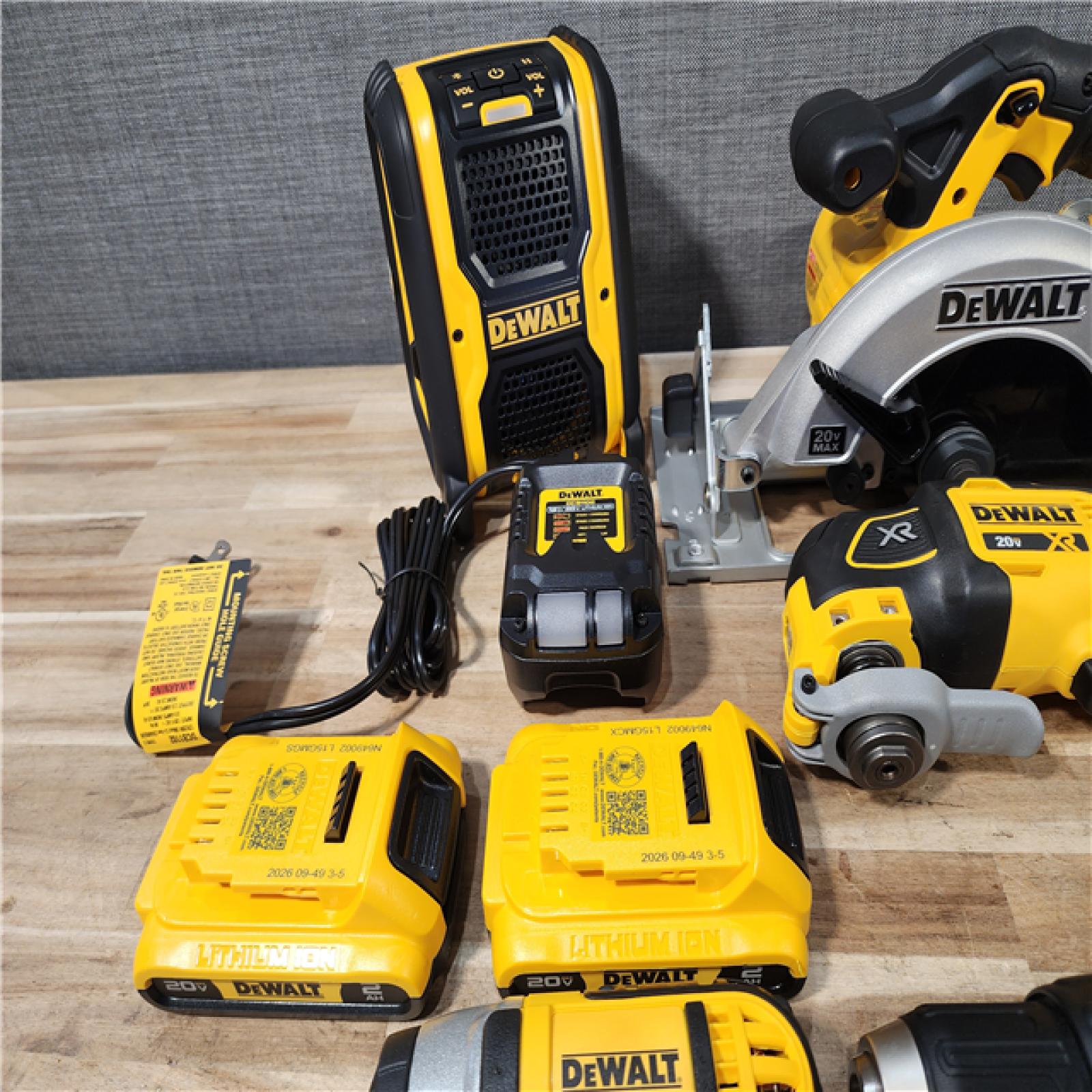 HOUSTON LOCATION - AS-IS DEWALT 20V MAX Cordless 9 Tool Combo Kit