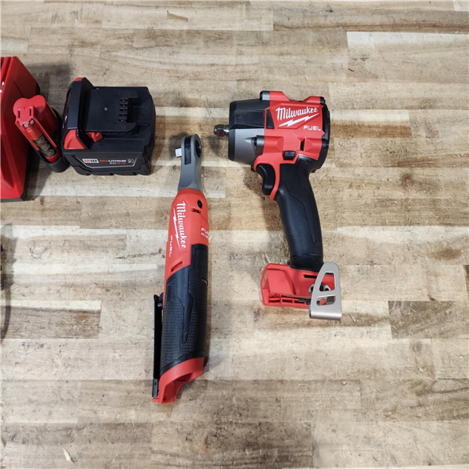 HOUSTON LOCATION - AS - IS Milwaukee 2 Tool Combo Kit W/ (2) Battery & Charger