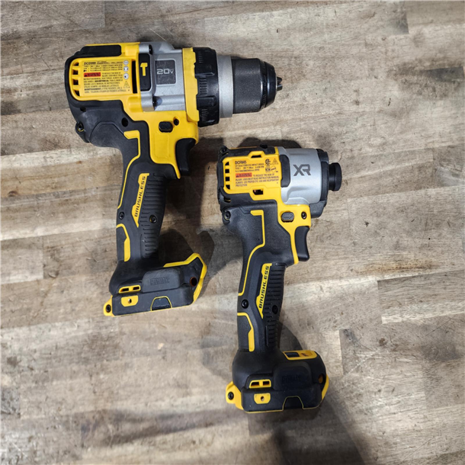 HOUSTON LOCATION - AS-IS DEWALT 2 TOOL COMBO KIT W/ (2) BATTERY & CHARGER